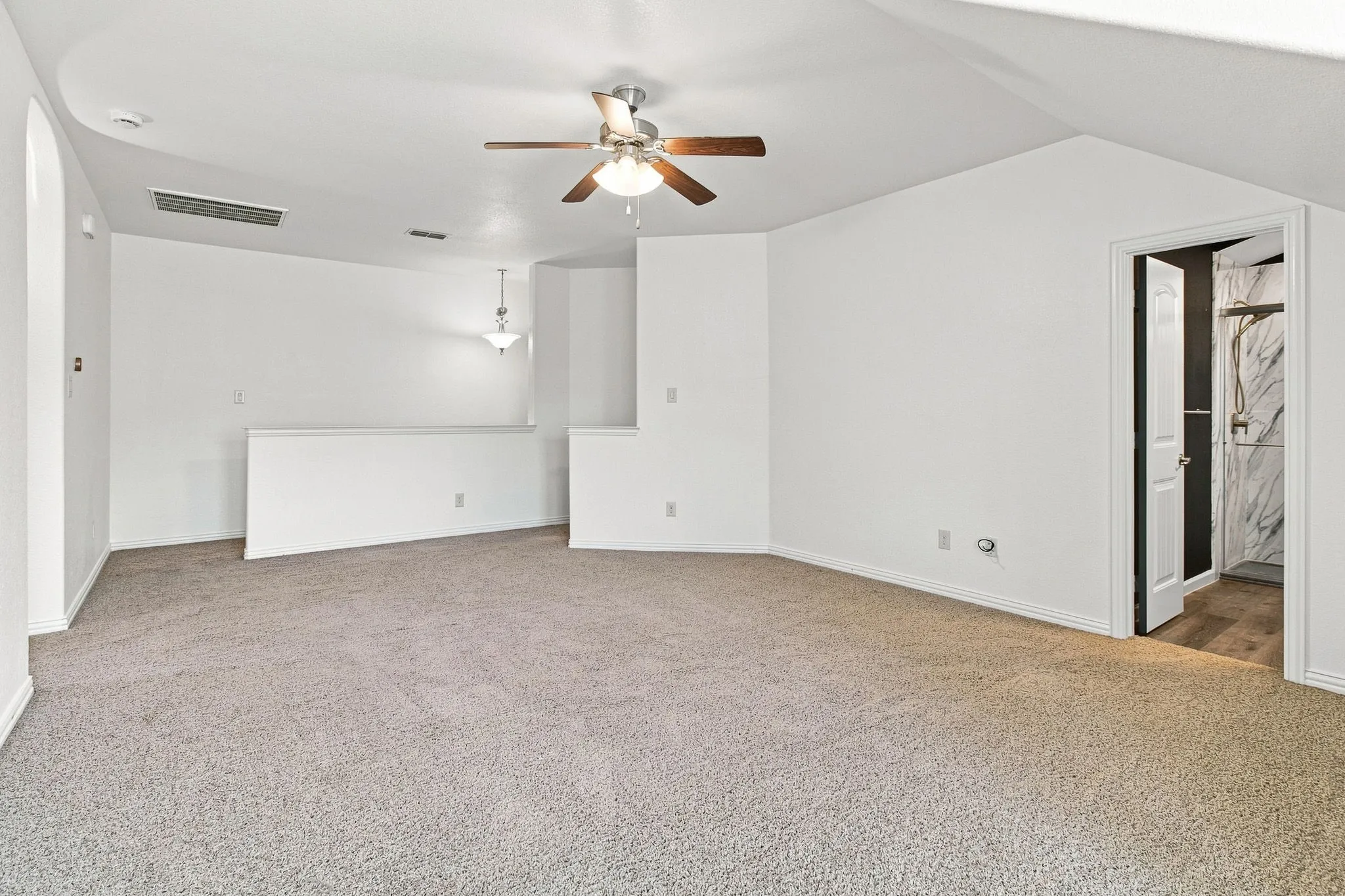 Single Family Residence For Sale in Denton County , 3313 Sombrero Drive, Denton, Texas 76210, 5 Bedroom, 4 Bathroom, 2 Garage spaces, 3,252 Sqft, built in 2013, mls#21390778, Real Estate Agent in Denton, Homes For Sale in Denton county, Homes For Sale in Denton, Realtor in Denton Texas, Real Estate Brokerage Independent Realty Texas, Luminita Cordes Realtor