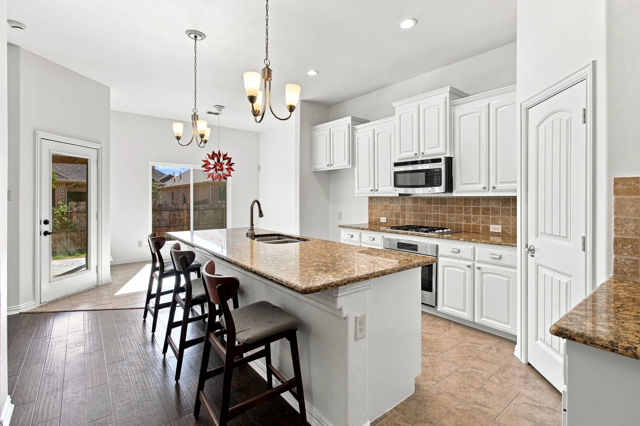Single Family Residence For Sale in Denton County , 3313 Sombrero Drive, Denton, Texas 76210, 5 Bedroom, 4 Bathroom, 2 Garage spaces, 3,252 Sqft, built in 2013, mls#21390778, Real Estate Agent in Denton, Homes For Sale in Denton county, Homes For Sale in Denton, Realtor in Denton Texas, Real Estate Brokerage Independent Realty Texas, Luminita Cordes Realtor