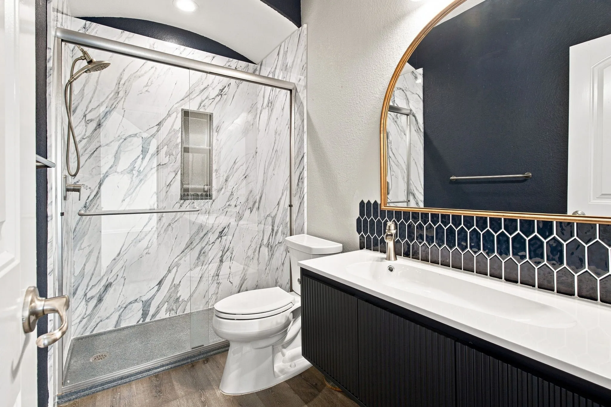 Upstairs 1st Bathroom