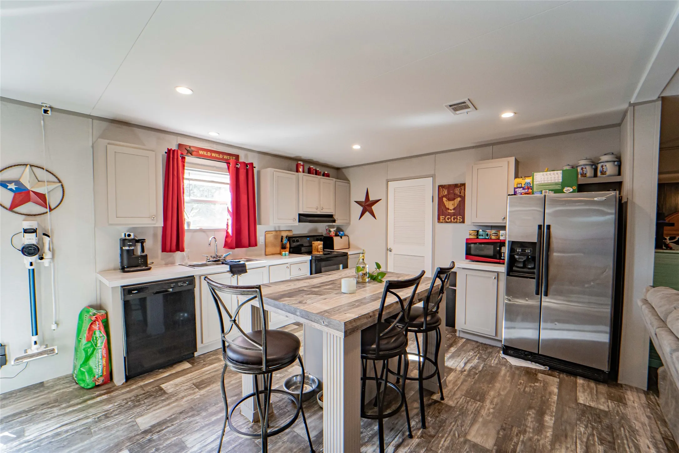 Mobile Home For Sale in Stephens County , 915 S Miller Street, Breckenridge, Texas 76424, 4 Bedroom, 2 Bathroom, Garage spaces, 1,500 Sqft, built in 2024, mls#21390844, Real Estate Agent in Breckenridge, Homes For Sale in Stephens county, Homes For Sale in Breckenridge, Realtor in Breckenridge Texas, Real Estate Brokerage Independent Realty Texas, Luminita Cordes Realtor