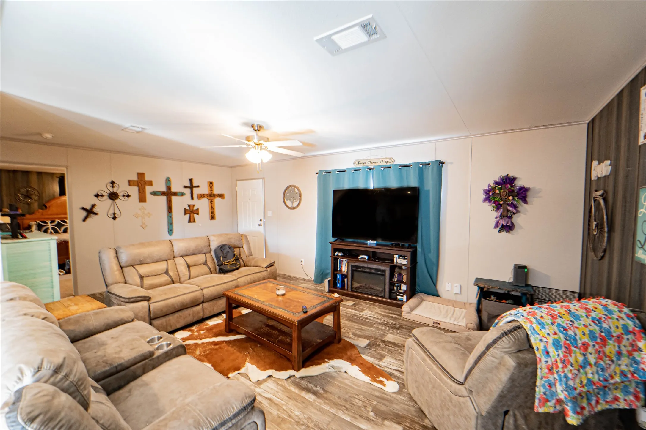 Mobile Home For Sale in Stephens County , 915 S Miller Street, Breckenridge, Texas 76424, 4 Bedroom, 2 Bathroom, Garage spaces, 1,500 Sqft, built in 2024, mls#21390844, Real Estate Agent in Breckenridge, Homes For Sale in Stephens county, Homes For Sale in Breckenridge, Realtor in Breckenridge Texas, Real Estate Brokerage Independent Realty Texas, Luminita Cordes Realtor