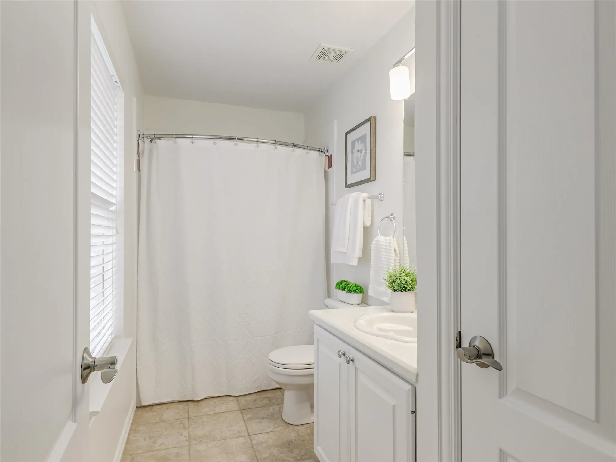 Single Family Residence For Sale in Collin County , 3308 Westwind Drive, Plano, Texas 75093, 5 Bedroom, 5 Bathroom, 2 Garage spaces, 3,339 Sqft, built in 1996, mls#21356934, Real Estate Agent in Plano, Homes For Sale in Collin county, Homes For Sale in Plano, Realtor in Plano Texas, Real Estate Brokerage Independent Realty Texas, Luminita Cordes Realtor