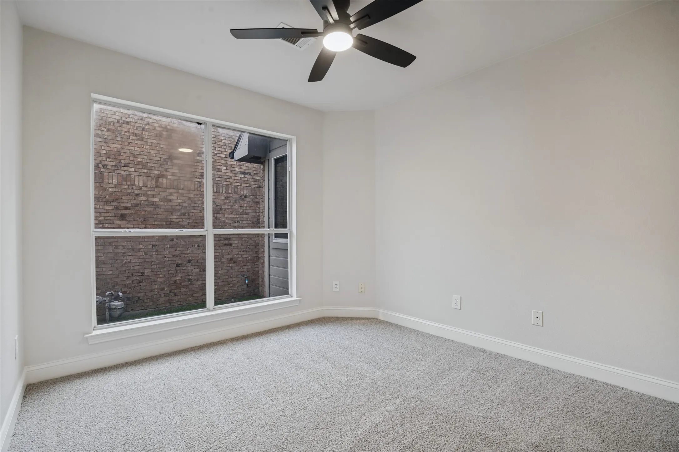 Single Family Residence For Sale in Dallas County , 2907 Bluffview Drive, Garland, Texas 75043, 4 Bedroom, 3 Bathroom, 2 Garage spaces, 2,507 Sqft, built in 1991, mls#21391278, Real Estate Agent in Garland, Homes For Sale in Dallas county, Homes For Sale in Garland, Realtor in Garland Texas, Real Estate Brokerage Independent Realty Texas, Luminita Cordes Realtor
