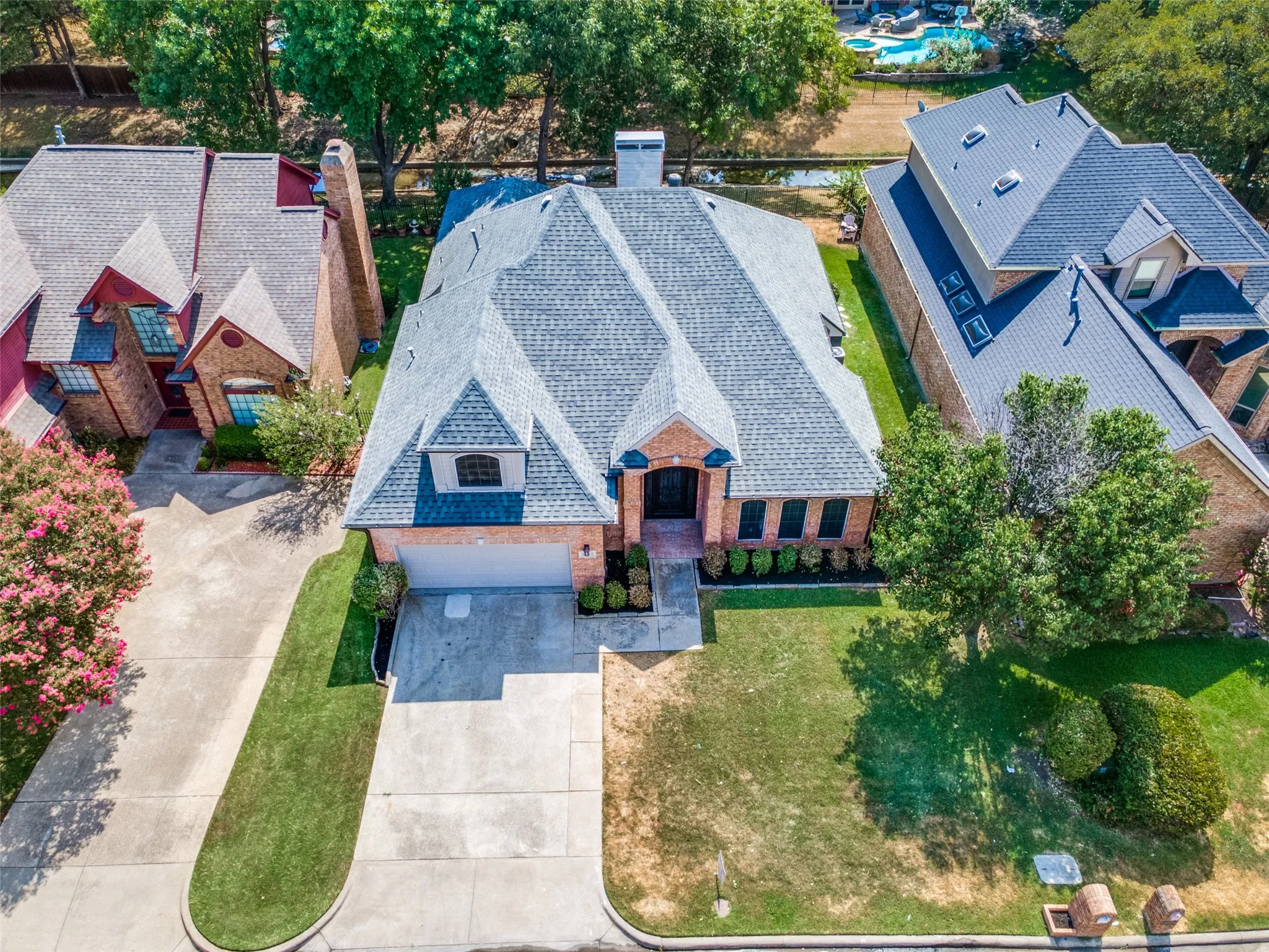 Single Family Residence For Sale in Dallas County , 2907 Bluffview Drive, Garland, Texas 75043, 4 Bedroom, 3 Bathroom, 2 Garage spaces, 2,507 Sqft, built in 1991, mls#21391278, Real Estate Agent in Garland, Homes For Sale in Dallas county, Homes For Sale in Garland, Realtor in Garland Texas, Real Estate Brokerage Independent Realty Texas, Luminita Cordes Realtor