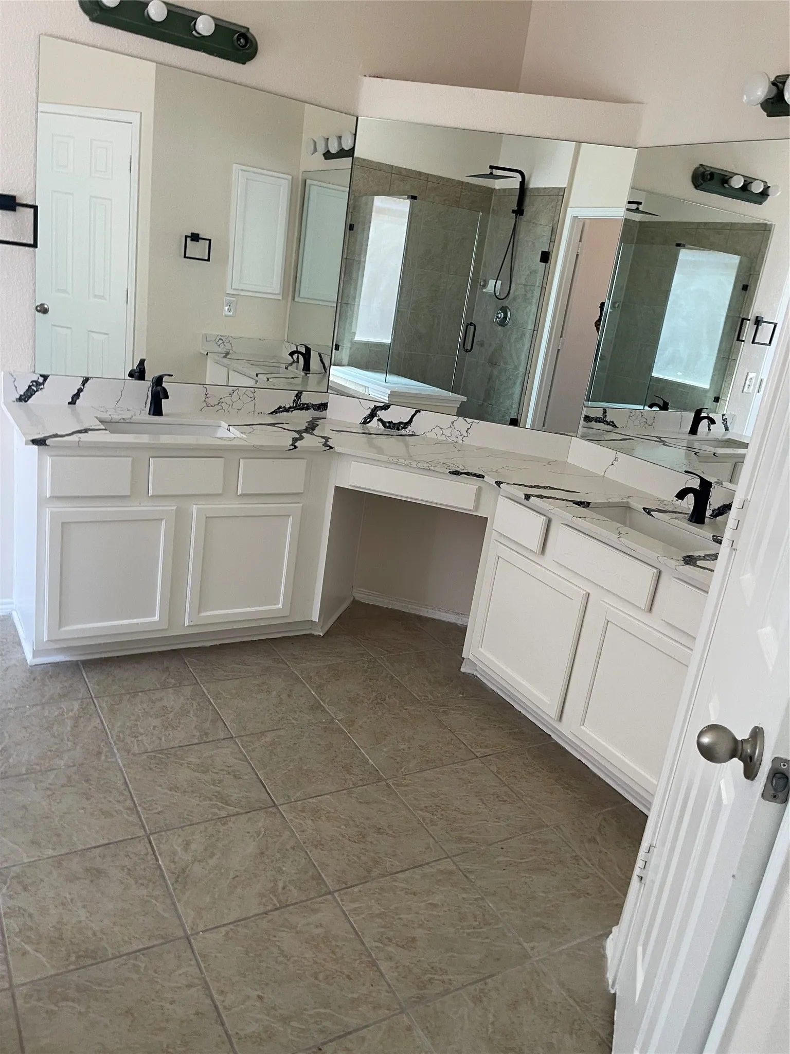 Single Family Residence For Rent in Tarrant County , 714 Crockett Drive, Mansfield, Texas 76063, 4 Bedroom, 4 Bathroom, 2 Garage spaces, 3,919 Sqft, built in 2005, mls#21391281, Real Estate Agent in Mansfield, Homes For Rent in Tarrant county, Homes For Rent in Mansfield, Realtor in Mansfield Texas, Real Estate Brokerage Independent Realty Texas, Luminita Cordes Realtor