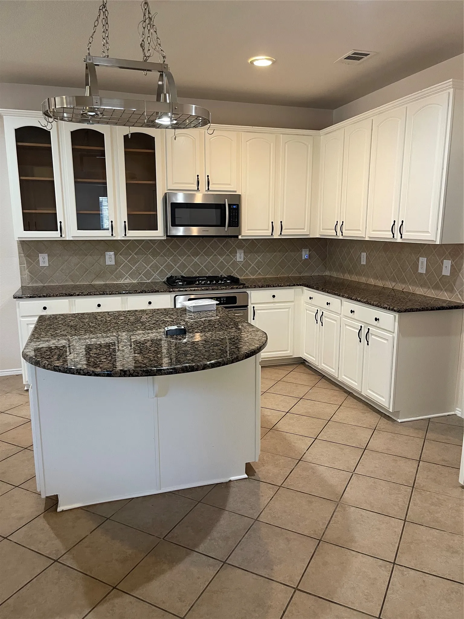 Single Family Residence For Rent in Tarrant County , 714 Crockett Drive, Mansfield, Texas 76063, 4 Bedroom, 4 Bathroom, 2 Garage spaces, 3,919 Sqft, built in 2005, mls#21391281, Real Estate Agent in Mansfield, Homes For Rent in Tarrant county, Homes For Rent in Mansfield, Realtor in Mansfield Texas, Real Estate Brokerage Independent Realty Texas, Luminita Cordes Realtor