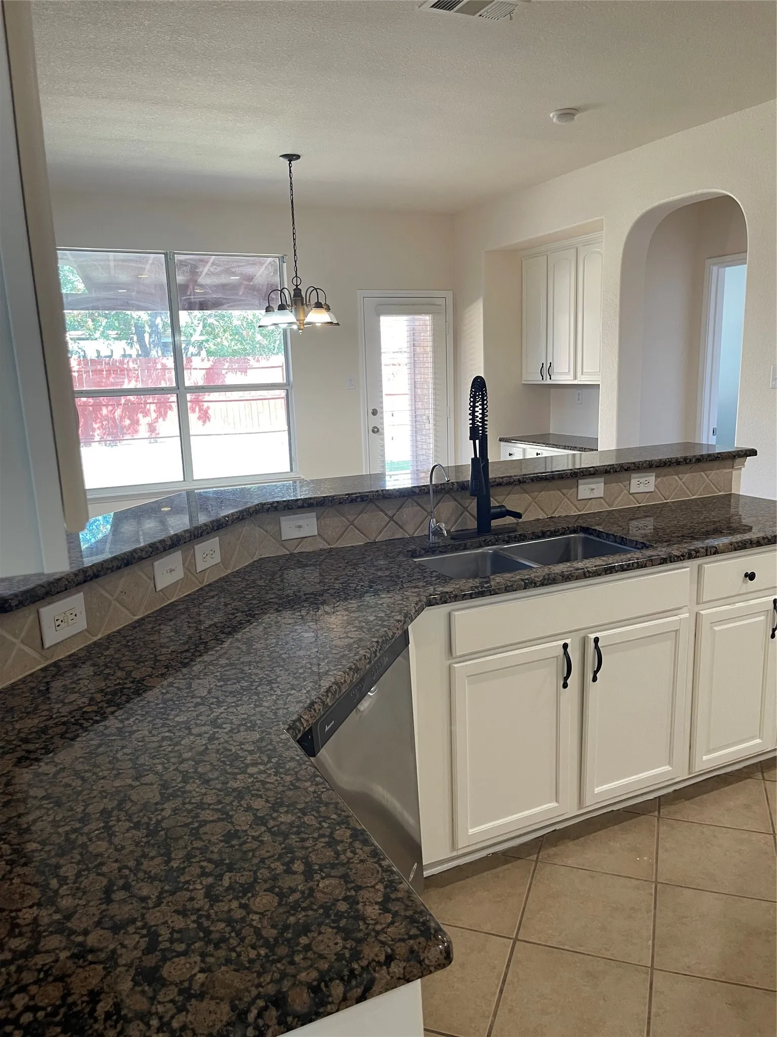 Single Family Residence For Rent in Tarrant County , 714 Crockett Drive, Mansfield, Texas 76063, 4 Bedroom, 4 Bathroom, 2 Garage spaces, 3,919 Sqft, built in 2005, mls#21391281, Real Estate Agent in Mansfield, Homes For Rent in Tarrant county, Homes For Rent in Mansfield, Realtor in Mansfield Texas, Real Estate Brokerage Independent Realty Texas, Luminita Cordes Realtor