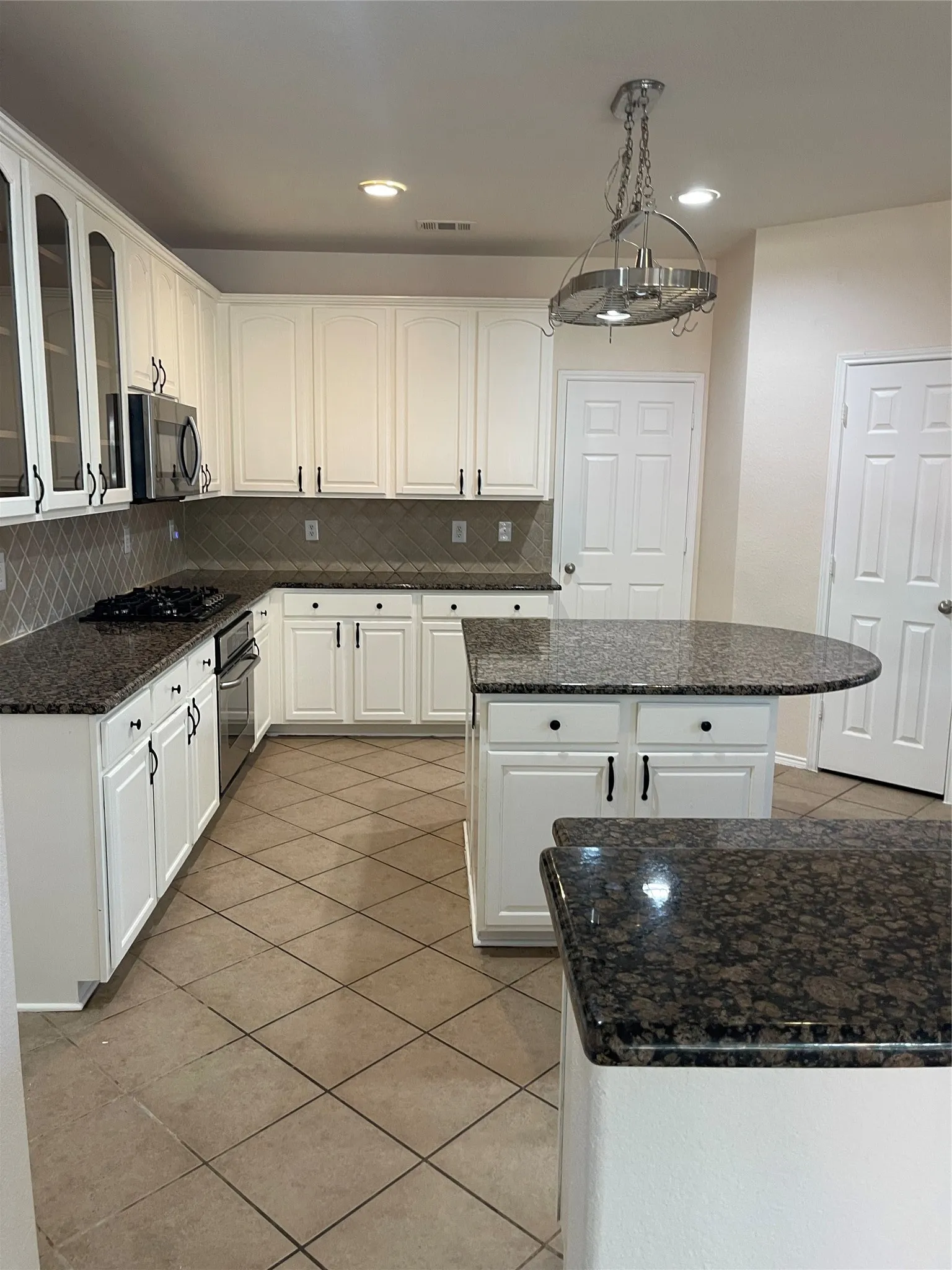 Single Family Residence For Rent in Tarrant County , 714 Crockett Drive, Mansfield, Texas 76063, 4 Bedroom, 4 Bathroom, 2 Garage spaces, 3,919 Sqft, built in 2005, mls#21391281, Real Estate Agent in Mansfield, Homes For Rent in Tarrant county, Homes For Rent in Mansfield, Realtor in Mansfield Texas, Real Estate Brokerage Independent Realty Texas, Luminita Cordes Realtor