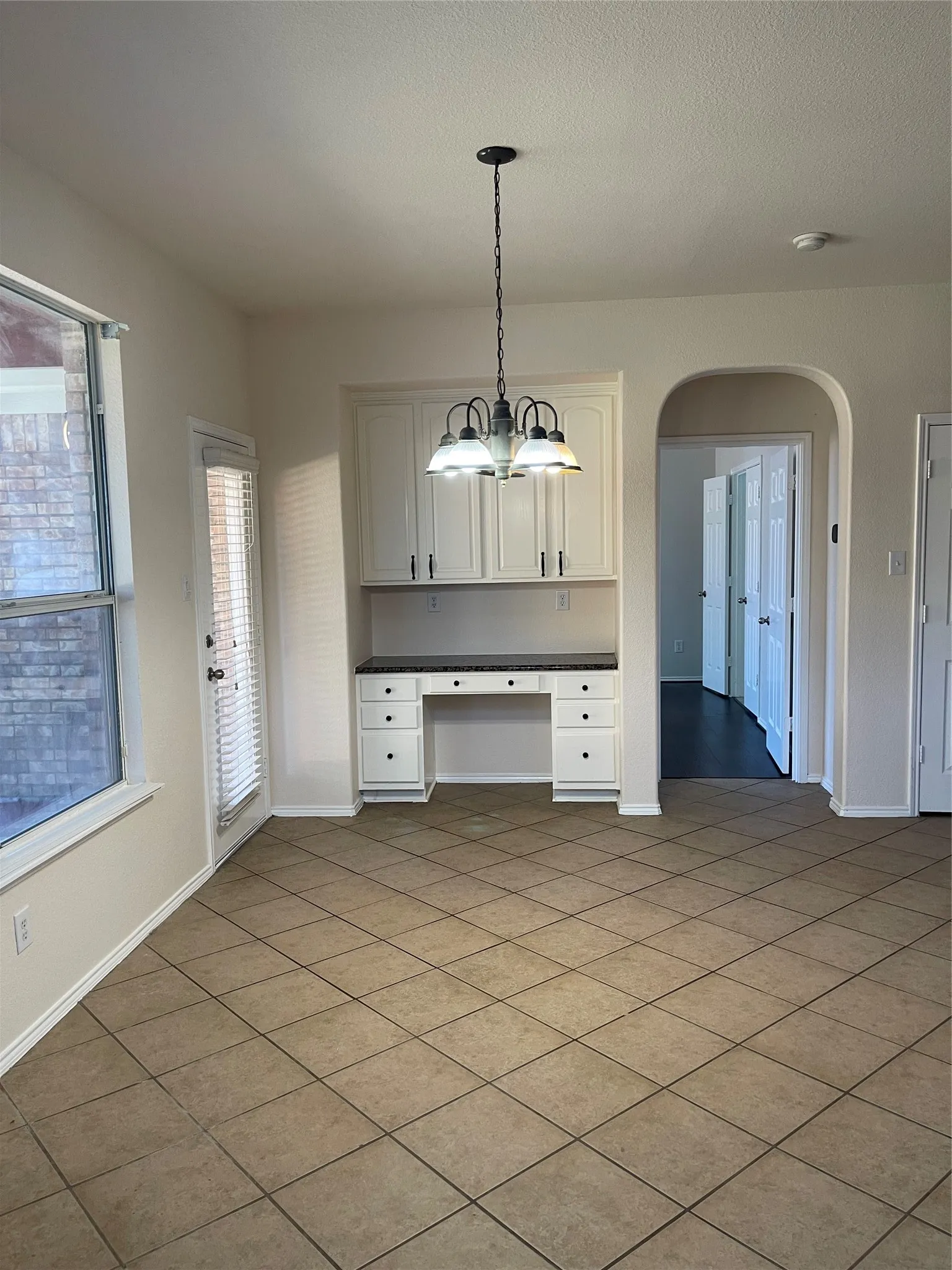 Single Family Residence For Rent in Tarrant County , 714 Crockett Drive, Mansfield, Texas 76063, 4 Bedroom, 4 Bathroom, 2 Garage spaces, 3,919 Sqft, built in 2005, mls#21391281, Real Estate Agent in Mansfield, Homes For Rent in Tarrant county, Homes For Rent in Mansfield, Realtor in Mansfield Texas, Real Estate Brokerage Independent Realty Texas, Luminita Cordes Realtor