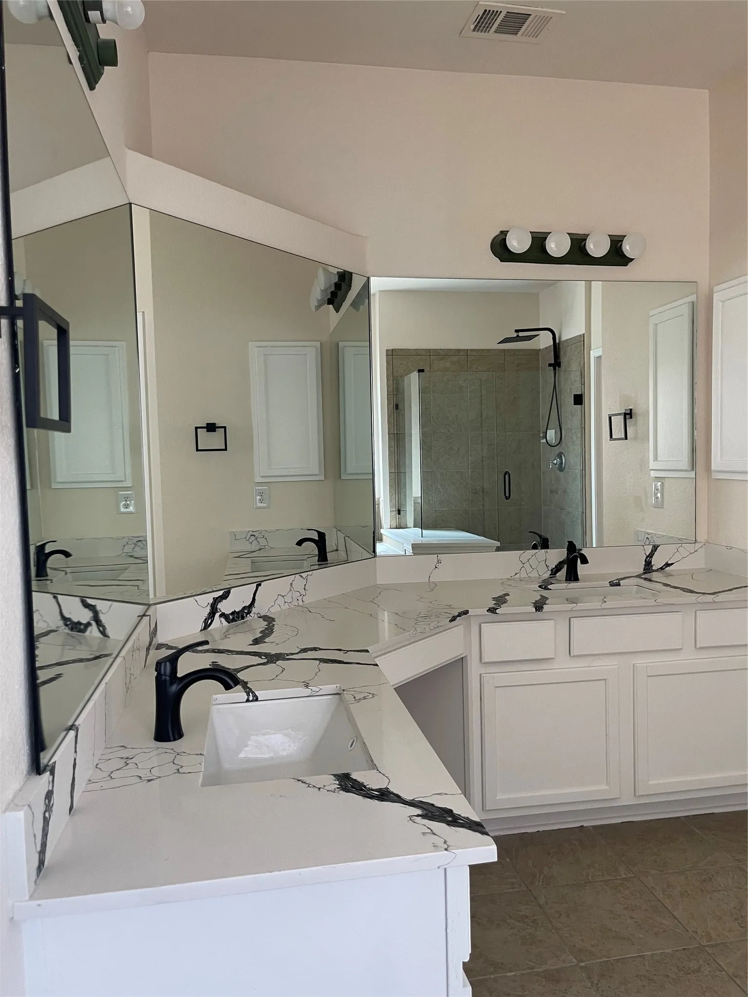 Single Family Residence For Rent in Tarrant County , 714 Crockett Drive, Mansfield, Texas 76063, 4 Bedroom, 4 Bathroom, 2 Garage spaces, 3,919 Sqft, built in 2005, mls#21391281, Real Estate Agent in Mansfield, Homes For Rent in Tarrant county, Homes For Rent in Mansfield, Realtor in Mansfield Texas, Real Estate Brokerage Independent Realty Texas, Luminita Cordes Realtor
