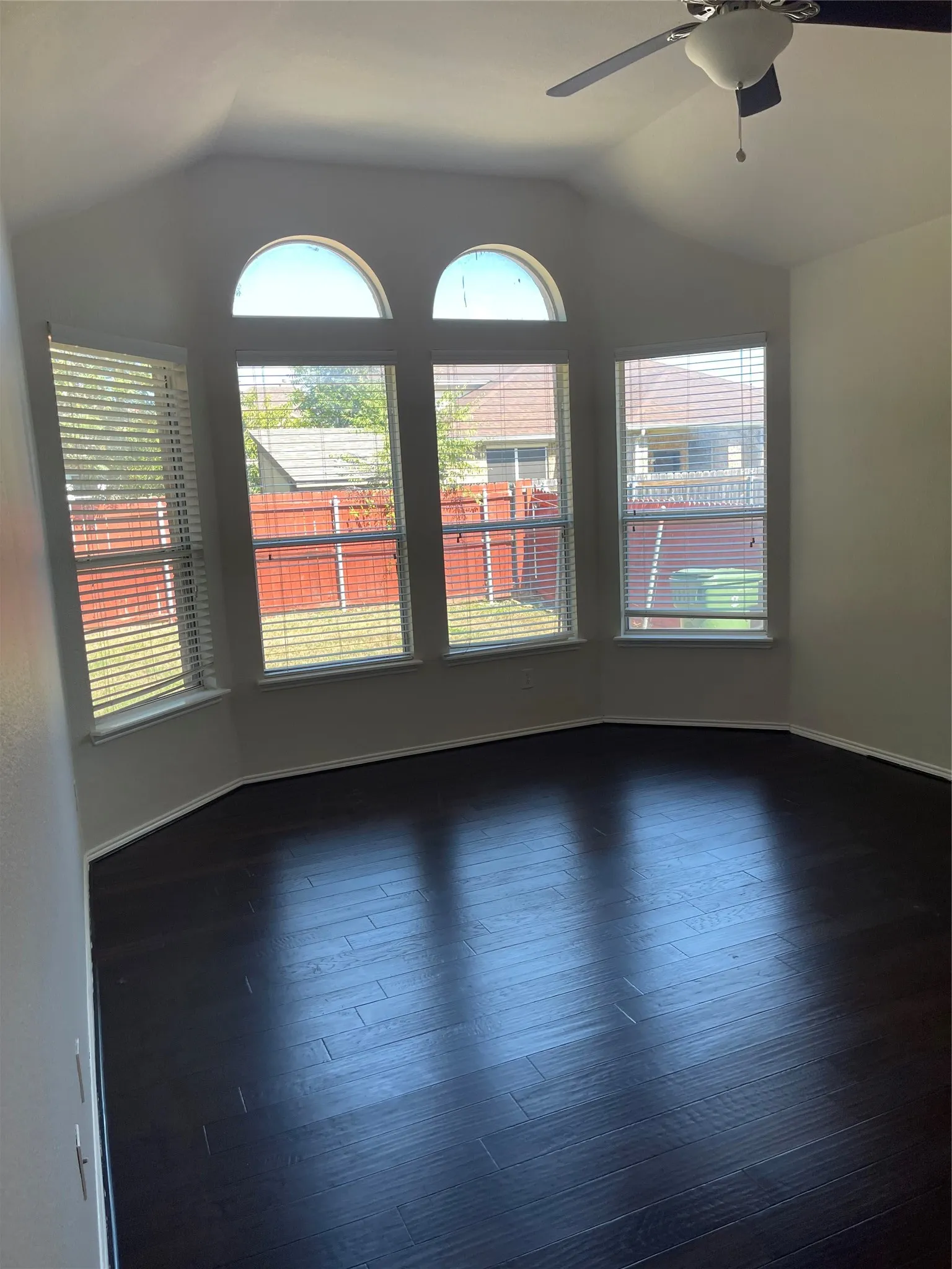 Single Family Residence For Rent in Tarrant County , 714 Crockett Drive, Mansfield, Texas 76063, 4 Bedroom, 4 Bathroom, 2 Garage spaces, 3,919 Sqft, built in 2005, mls#21391281, Real Estate Agent in Mansfield, Homes For Rent in Tarrant county, Homes For Rent in Mansfield, Realtor in Mansfield Texas, Real Estate Brokerage Independent Realty Texas, Luminita Cordes Realtor