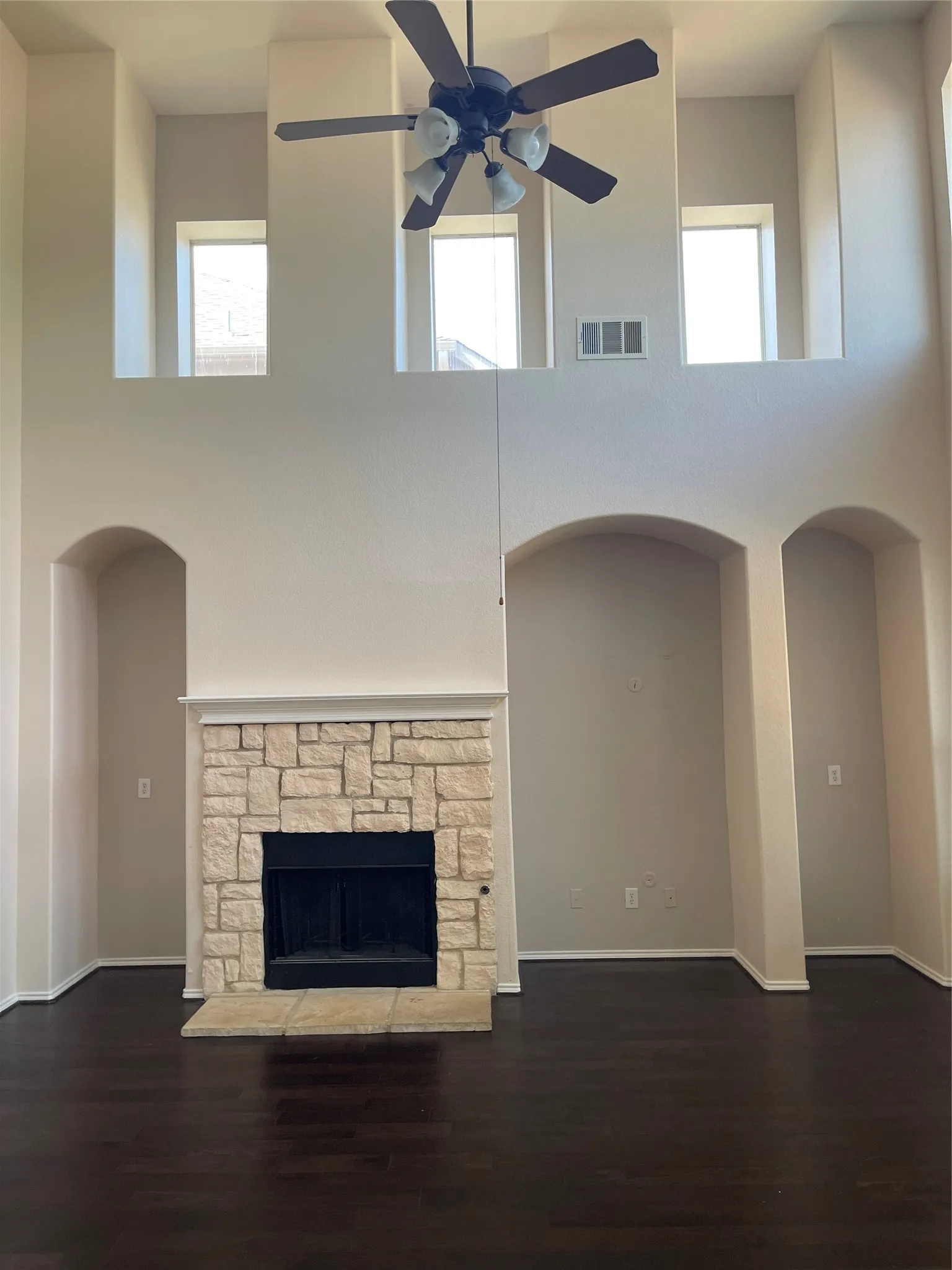 Single Family Residence For Rent in Tarrant County , 714 Crockett Drive, Mansfield, Texas 76063, 4 Bedroom, 4 Bathroom, 2 Garage spaces, 3,919 Sqft, built in 2005, mls#21391281, Real Estate Agent in Mansfield, Homes For Rent in Tarrant county, Homes For Rent in Mansfield, Realtor in Mansfield Texas, Real Estate Brokerage Independent Realty Texas, Luminita Cordes Realtor