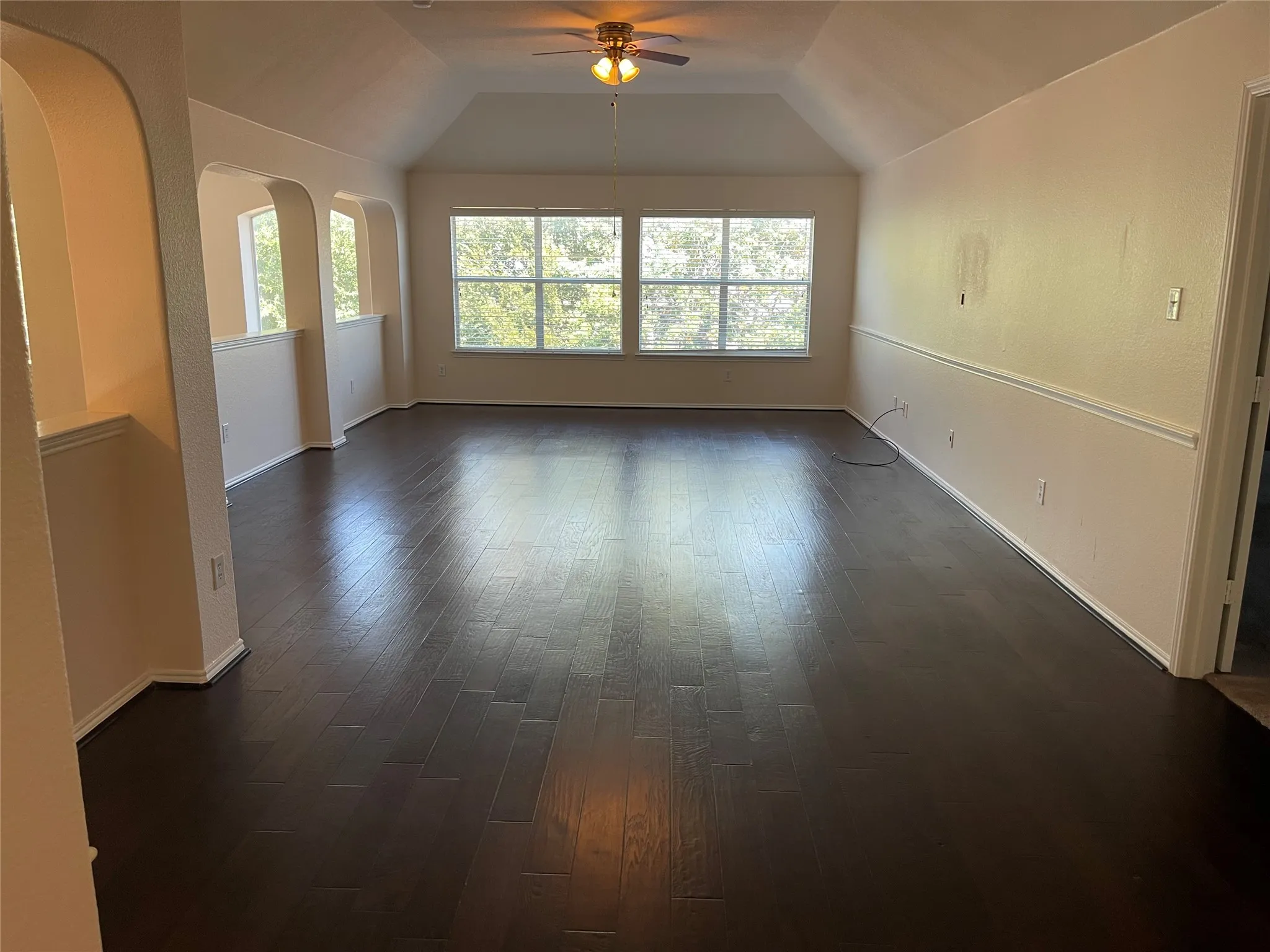 Single Family Residence For Rent in Tarrant County , 714 Crockett Drive, Mansfield, Texas 76063, 4 Bedroom, 4 Bathroom, 2 Garage spaces, 3,919 Sqft, built in 2005, mls#21391281, Real Estate Agent in Mansfield, Homes For Rent in Tarrant county, Homes For Rent in Mansfield, Realtor in Mansfield Texas, Real Estate Brokerage Independent Realty Texas, Luminita Cordes Realtor