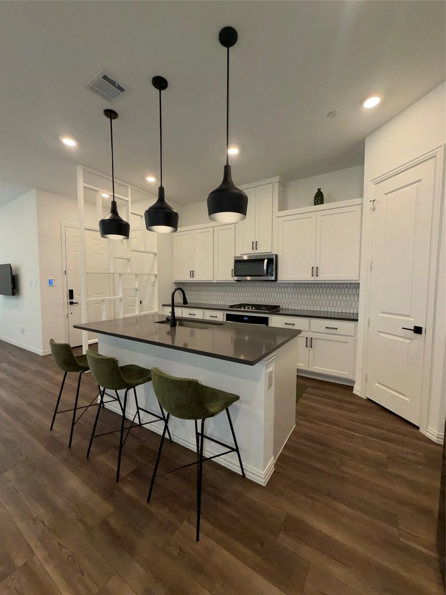 Townhouse For Rent in Dallas County , 5921 Baritone Court, Sachse, Texas 75048, 3 Bedroom, 3 Bathroom, 2 Garage spaces, 1,997 Sqft, built in 2023, mls#21391283, Real Estate Agent in Sachse, Homes For Rent in Dallas county, Homes For Rent in Sachse, Realtor in Sachse Texas, Real Estate Brokerage Independent Realty Texas, Luminita Cordes Realtor