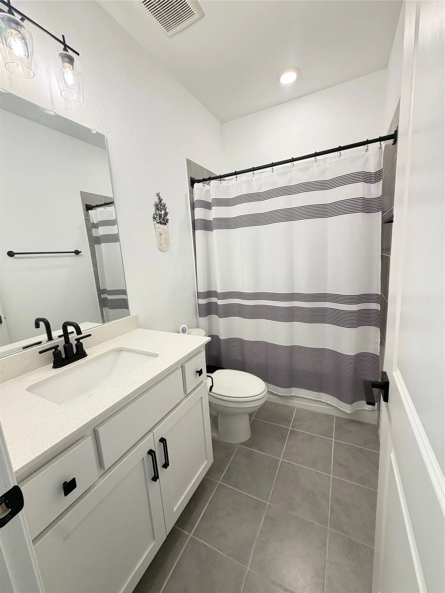 Townhouse For Rent in Dallas County , 5921 Baritone Court, Sachse, Texas 75048, 3 Bedroom, 3 Bathroom, 2 Garage spaces, 1,997 Sqft, built in 2023, mls#21391283, Real Estate Agent in Sachse, Homes For Rent in Dallas county, Homes For Rent in Sachse, Realtor in Sachse Texas, Real Estate Brokerage Independent Realty Texas, Luminita Cordes Realtor