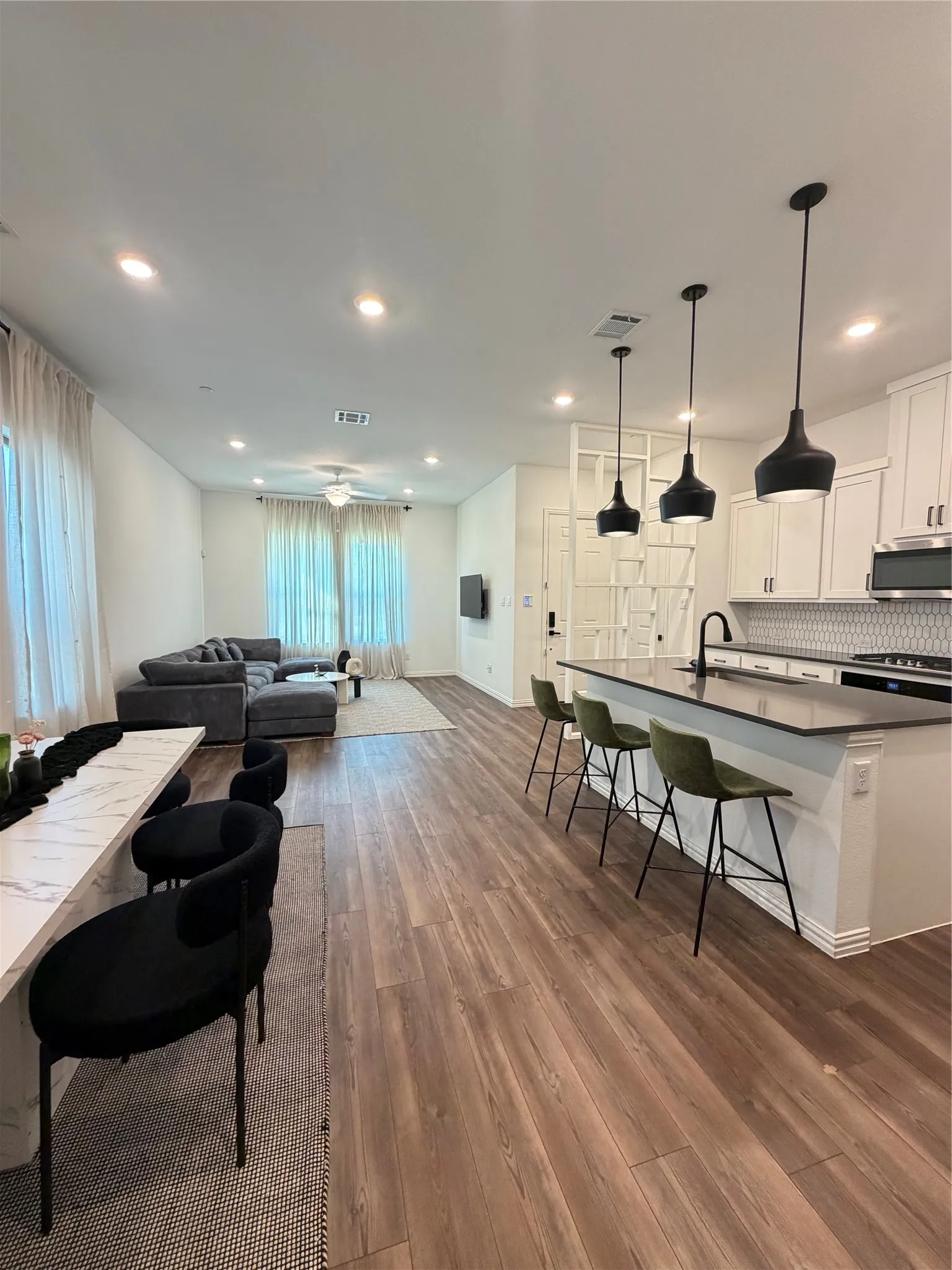 Townhouse For Rent in Dallas County , 5921 Baritone Court, Sachse, Texas 75048, 3 Bedroom, 3 Bathroom, 2 Garage spaces, 1,997 Sqft, built in 2023, mls#21391283, Real Estate Agent in Sachse, Homes For Rent in Dallas county, Homes For Rent in Sachse, Realtor in Sachse Texas, Real Estate Brokerage Independent Realty Texas, Luminita Cordes Realtor