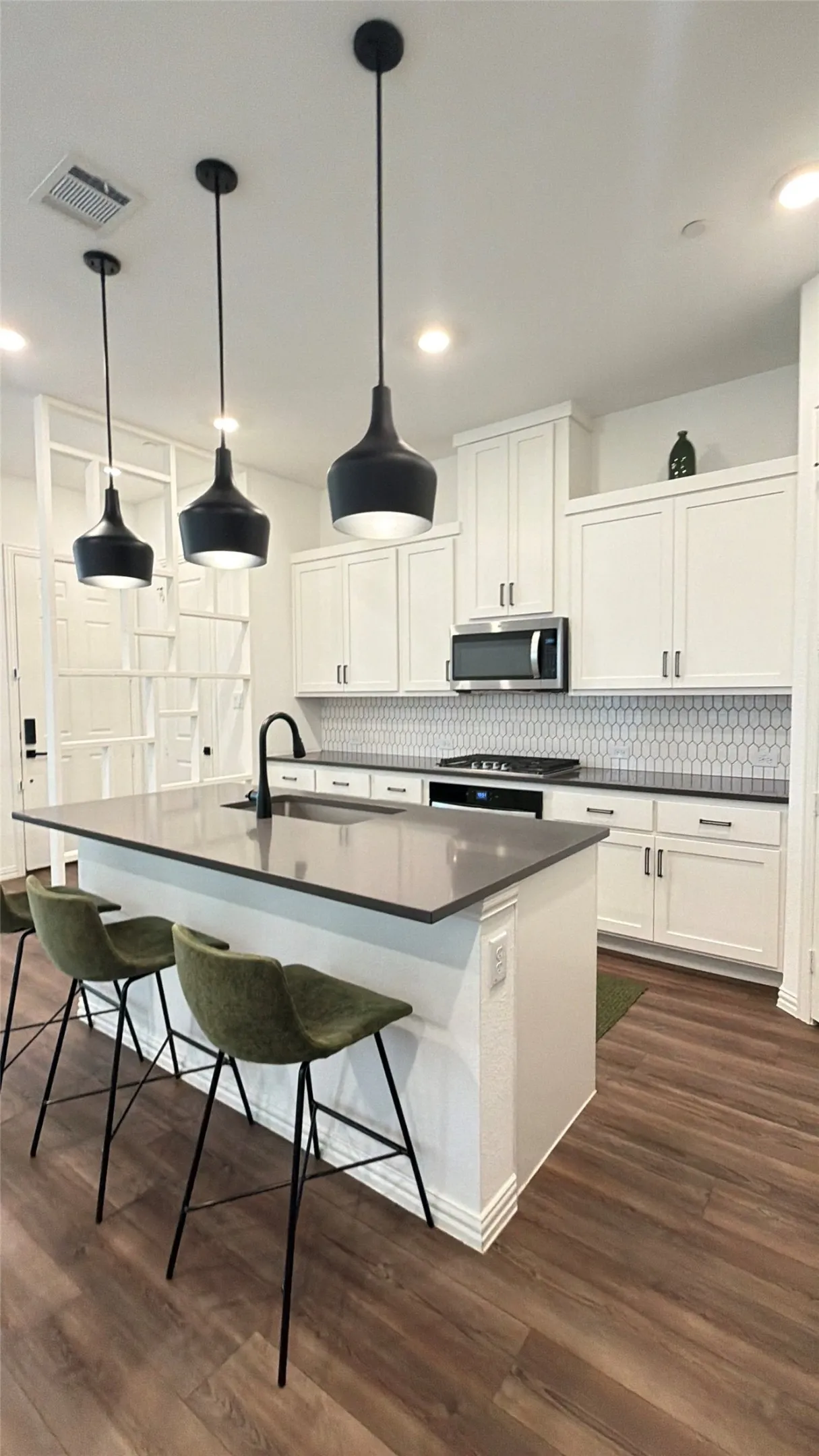 Townhouse For Rent in Dallas County , 5921 Baritone Court, Sachse, Texas 75048, 3 Bedroom, 3 Bathroom, 2 Garage spaces, 1,997 Sqft, built in 2023, mls#21391283, Real Estate Agent in Sachse, Homes For Rent in Dallas county, Homes For Rent in Sachse, Realtor in Sachse Texas, Real Estate Brokerage Independent Realty Texas, Luminita Cordes Realtor
