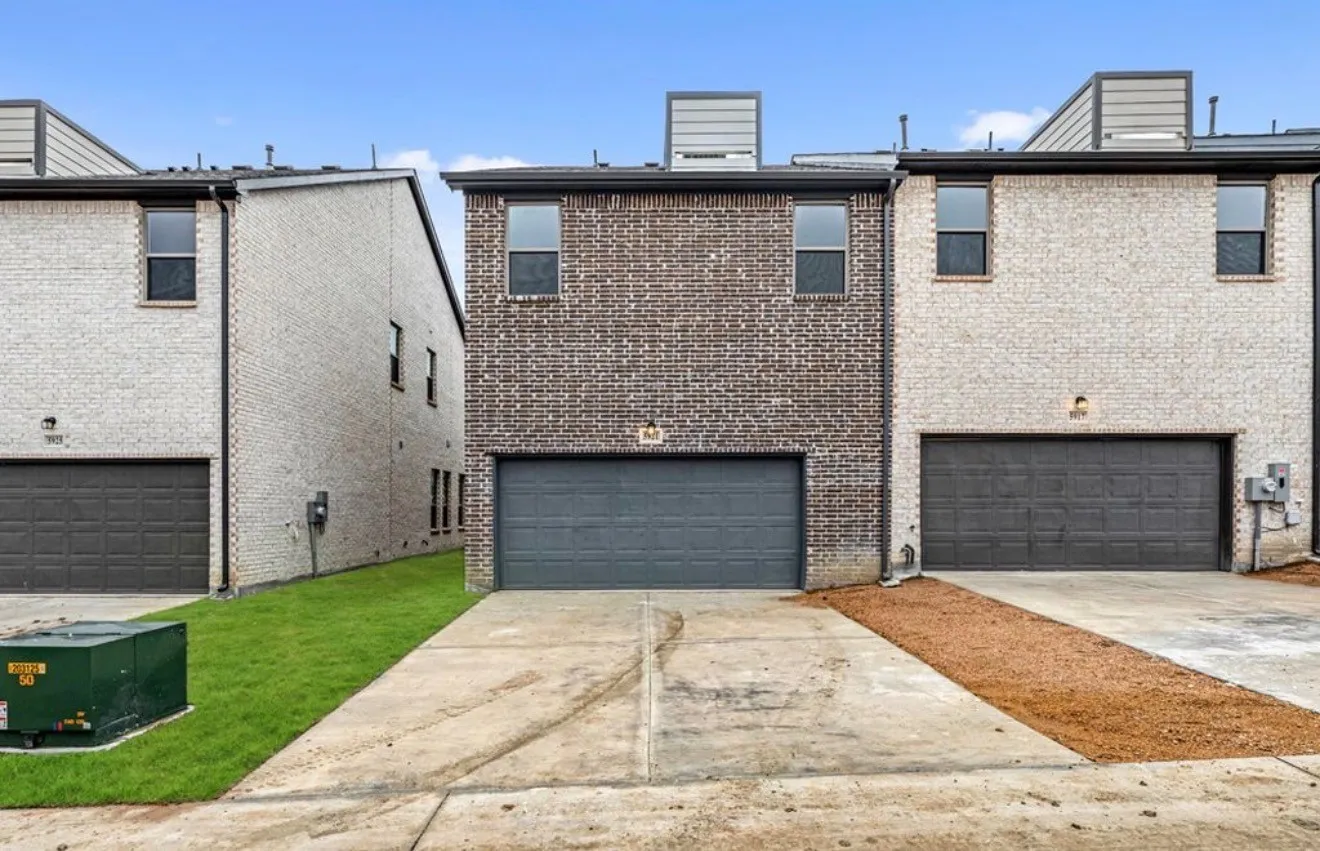 Townhouse For Rent in Dallas County , 5921 Baritone Court, Sachse, Texas 75048, 3 Bedroom, 3 Bathroom, 2 Garage spaces, 1,997 Sqft, built in 2023, mls#21391283, Real Estate Agent in Sachse, Homes For Rent in Dallas county, Homes For Rent in Sachse, Realtor in Sachse Texas, Real Estate Brokerage Independent Realty Texas, Luminita Cordes Realtor