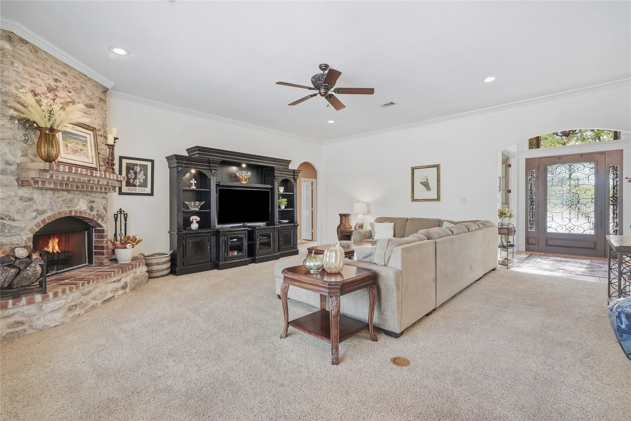 Single Family Residence For Sale in Parker County , 199 Deer Creek Drive, Aledo, Texas 76008, 4 Bedroom, 4 Bathroom, 3 Garage spaces, 3,000 Sqft, built in 2005, mls#21390449, Real Estate Agent in Aledo, Homes For Sale in Parker county, Homes For Sale in Aledo, Realtor in Aledo Texas, Real Estate Brokerage Independent Realty Texas, Luminita Cordes Realtor