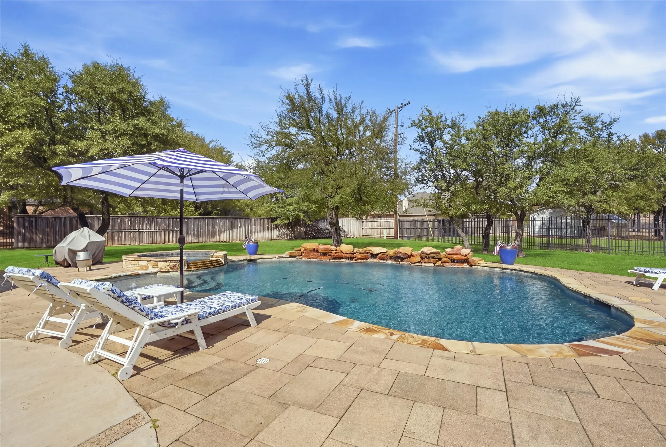 Single Family Residence For Sale in Parker County , 199 Deer Creek Drive, Aledo, Texas 76008, 4 Bedroom, 4 Bathroom, 3 Garage spaces, 3,000 Sqft, built in 2005, mls#21390449, Real Estate Agent in Aledo, Homes For Sale in Parker county, Homes For Sale in Aledo, Realtor in Aledo Texas, Real Estate Brokerage Independent Realty Texas, Luminita Cordes Realtor