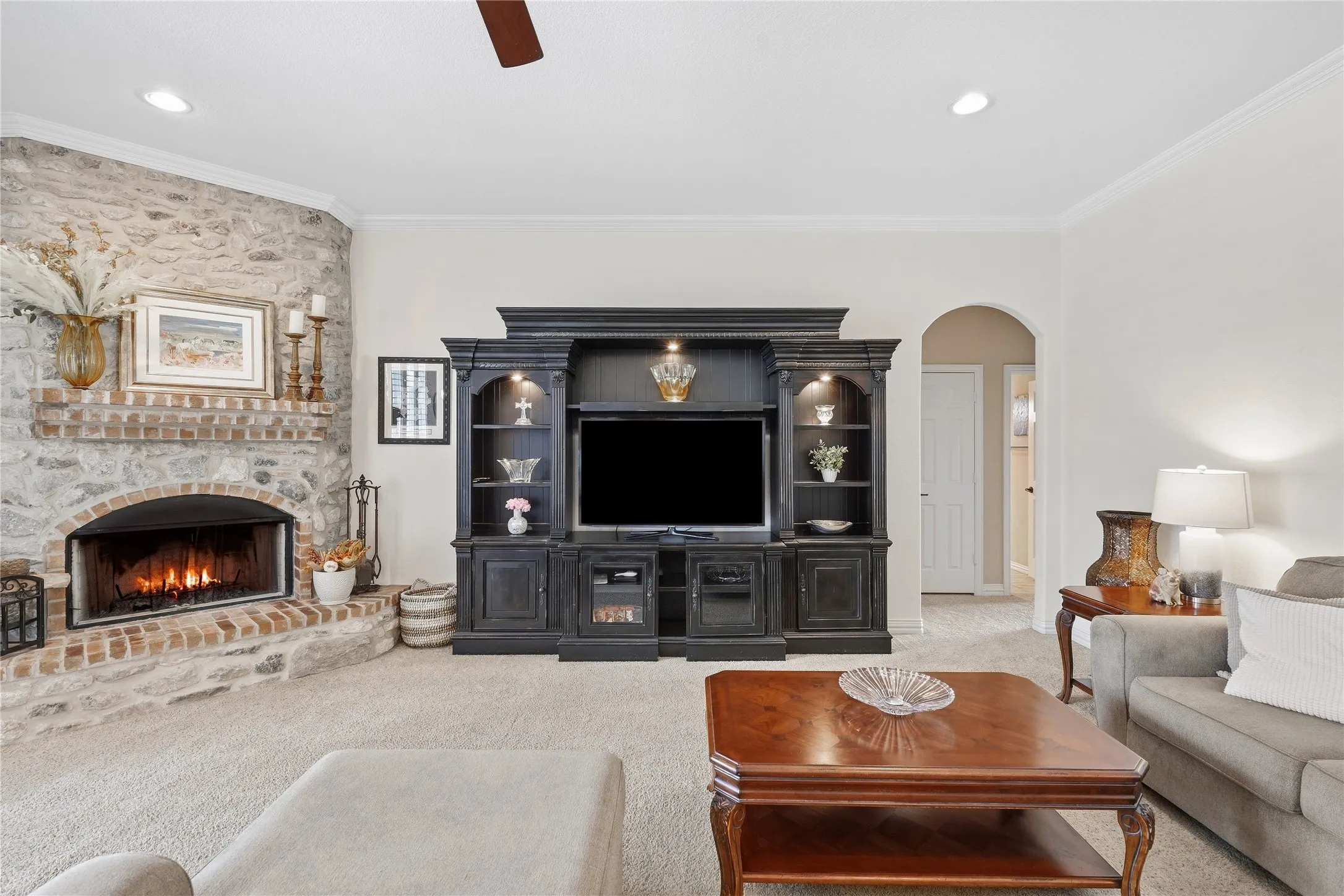 Single Family Residence For Sale in Parker County , 199 Deer Creek Drive, Aledo, Texas 76008, 4 Bedroom, 4 Bathroom, 3 Garage spaces, 3,000 Sqft, built in 2005, mls#21390449, Real Estate Agent in Aledo, Homes For Sale in Parker county, Homes For Sale in Aledo, Realtor in Aledo Texas, Real Estate Brokerage Independent Realty Texas, Luminita Cordes Realtor