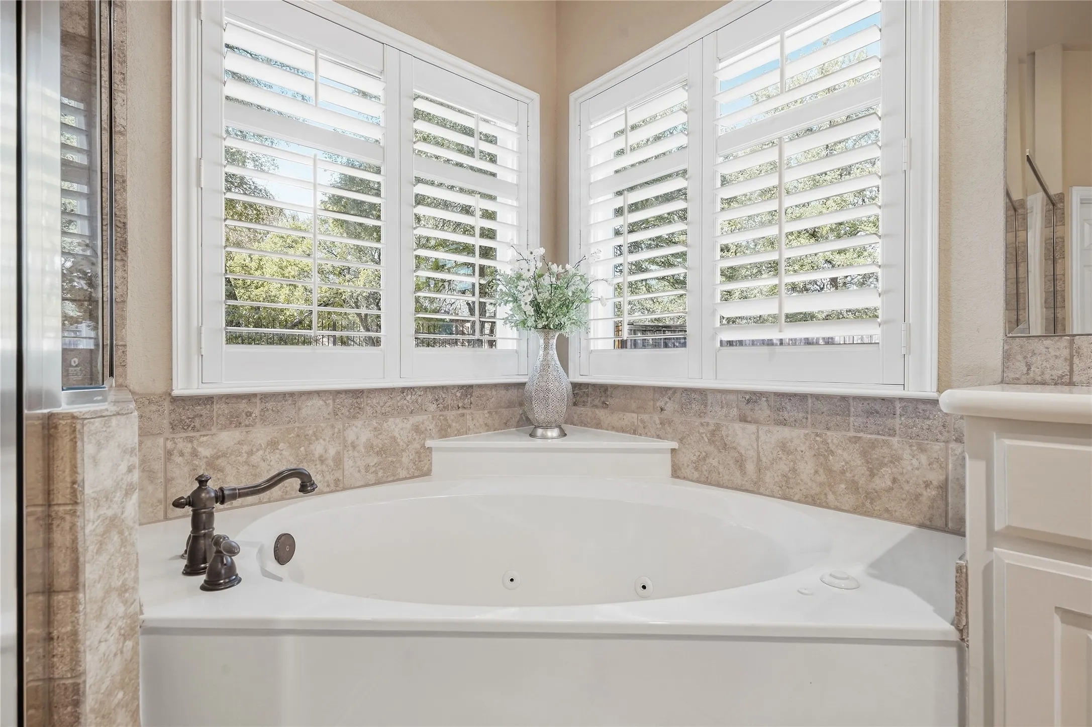 Jetted tub