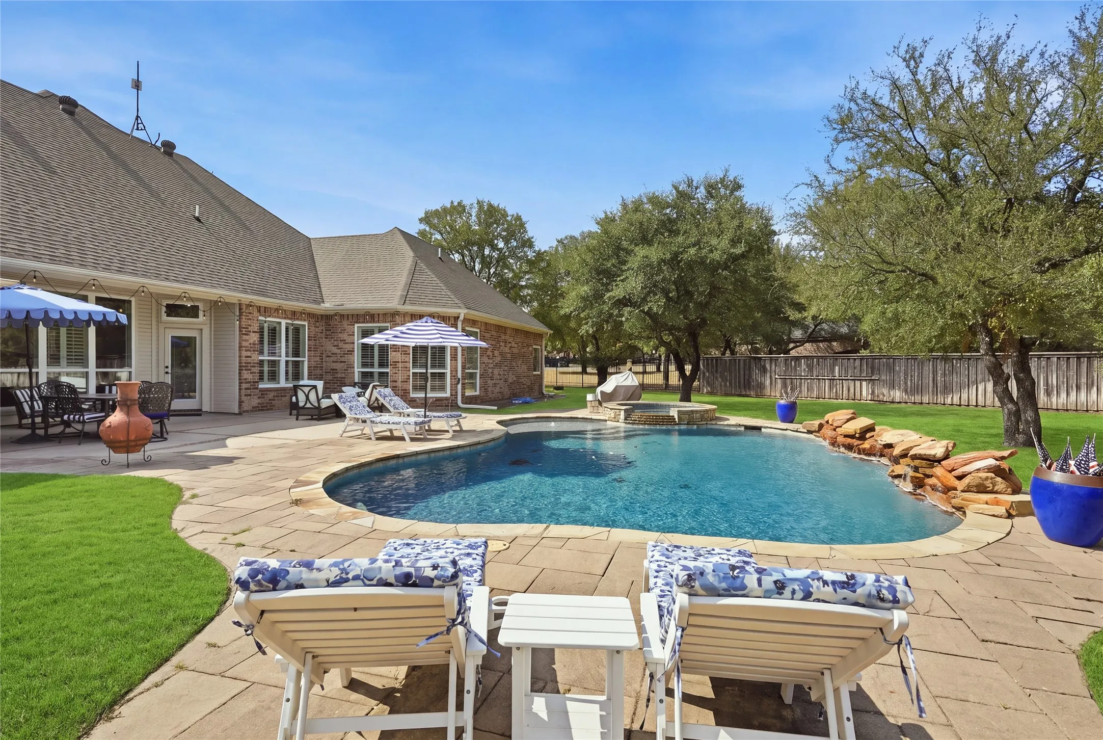 Single Family Residence For Sale in Parker County , 199 Deer Creek Drive, Aledo, Texas 76008, 4 Bedroom, 4 Bathroom, 3 Garage spaces, 3,000 Sqft, built in 2005, mls#21390449, Real Estate Agent in Aledo, Homes For Sale in Parker county, Homes For Sale in Aledo, Realtor in Aledo Texas, Real Estate Brokerage Independent Realty Texas, Luminita Cordes Realtor