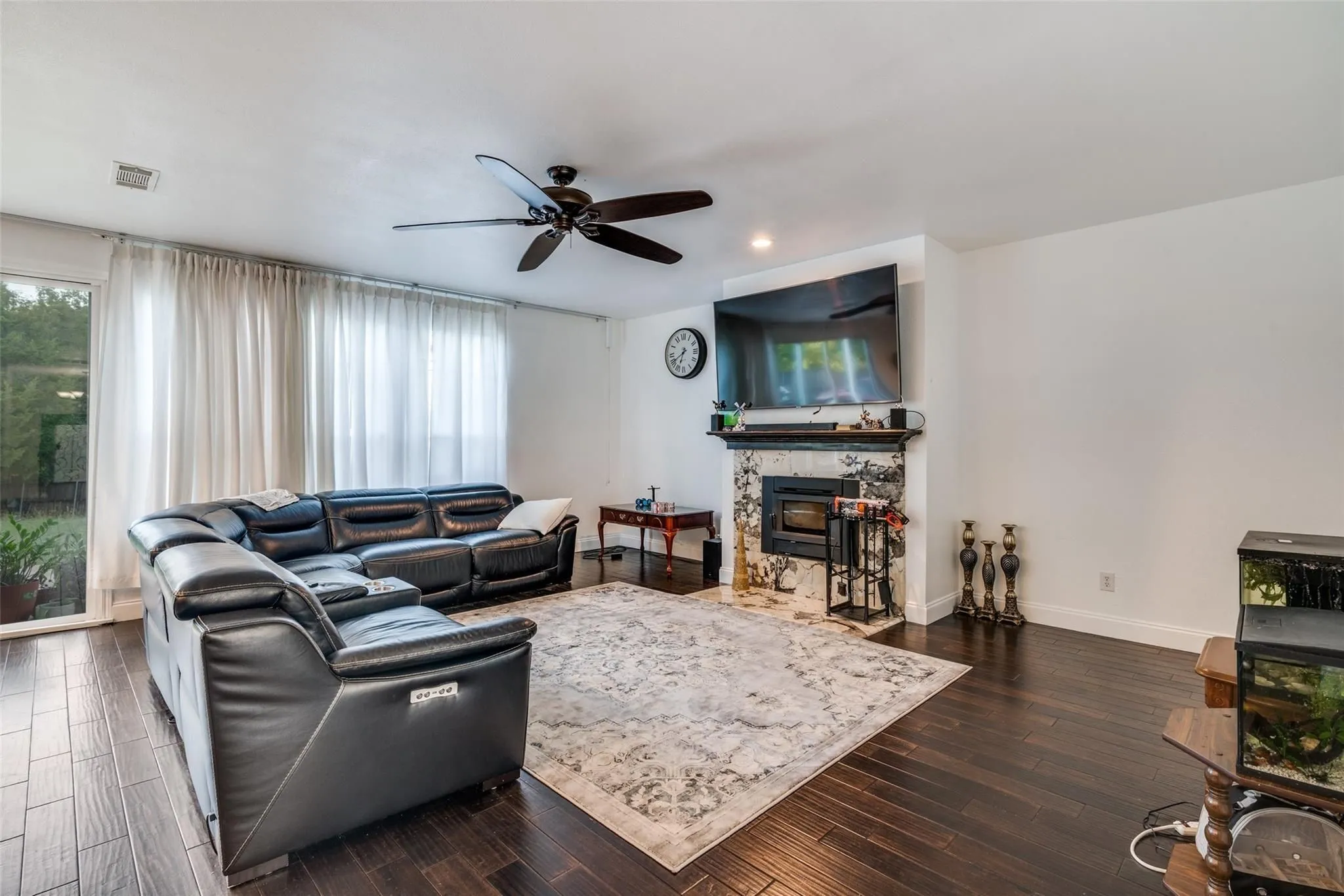 Single Family Residence For Sale in Rockwall County , 4016 Poplar Point Drive, Rockwall, Texas 75032, 5 Bedroom, 3 Bathroom, 2 Garage spaces, 3,148 Sqft, built in 2004, mls#21391286, Real Estate Agent in Rockwall, Homes For Sale in Rockwall county, Homes For Sale in Rockwall, Realtor in Rockwall Texas, Real Estate Brokerage Independent Realty Texas, Luminita Cordes Realtor