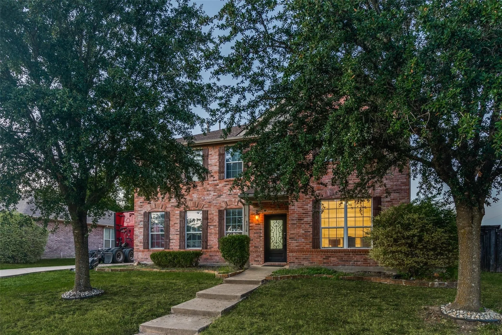 Single Family Residence For Sale in Rockwall County , 4016 Poplar Point Drive, Rockwall, Texas 75032, 5 Bedroom, 3 Bathroom, 2 Garage spaces, 3,148 Sqft, built in 2004, mls#21391286, Real Estate Agent in Rockwall, Homes For Sale in Rockwall county, Homes For Sale in Rockwall, Realtor in Rockwall Texas, Real Estate Brokerage Independent Realty Texas, Luminita Cordes Realtor