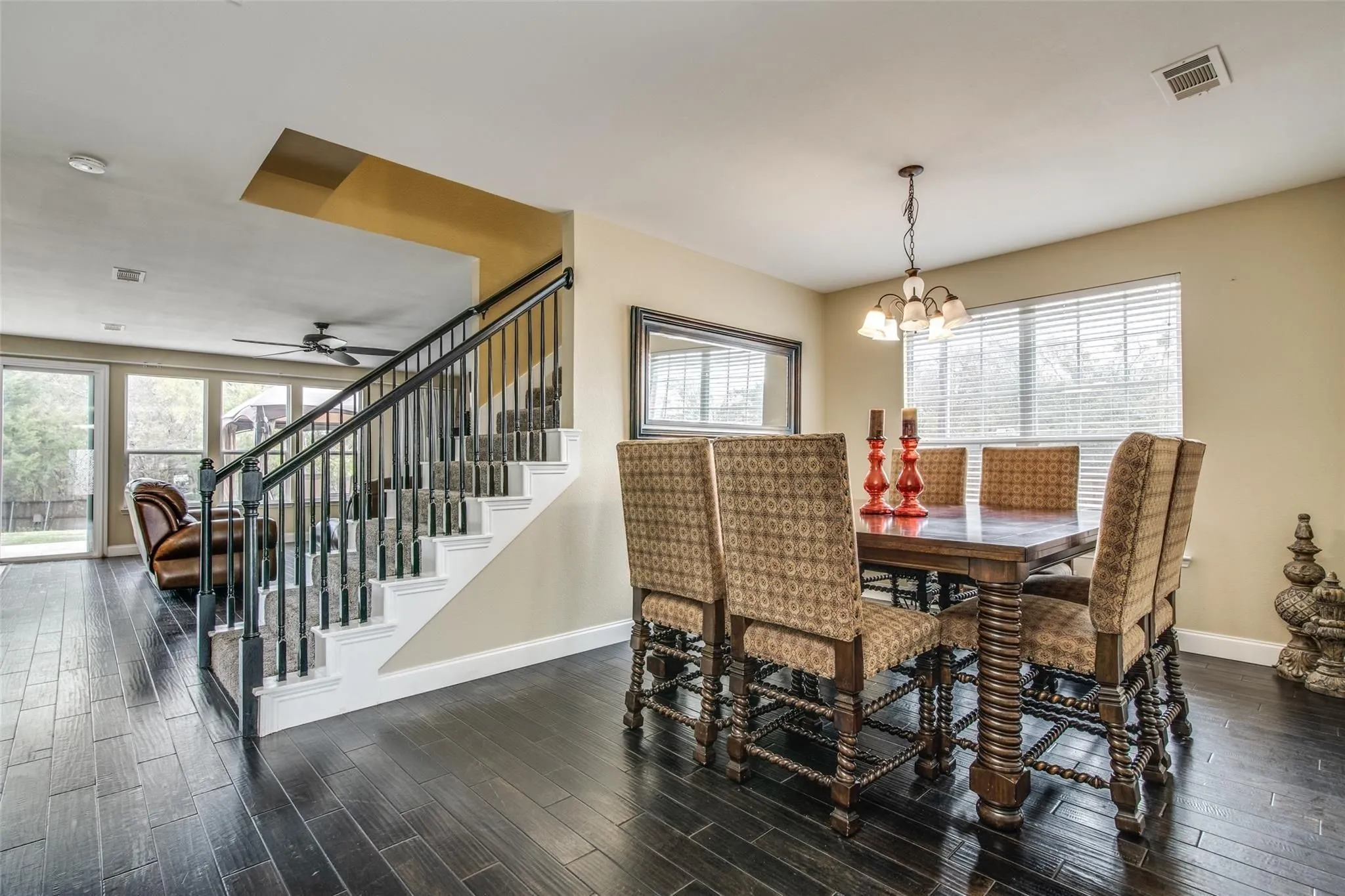 Single Family Residence For Sale in Rockwall County , 4016 Poplar Point Drive, Rockwall, Texas 75032, 5 Bedroom, 3 Bathroom, 2 Garage spaces, 3,148 Sqft, built in 2004, mls#21391286, Real Estate Agent in Rockwall, Homes For Sale in Rockwall county, Homes For Sale in Rockwall, Realtor in Rockwall Texas, Real Estate Brokerage Independent Realty Texas, Luminita Cordes Realtor
