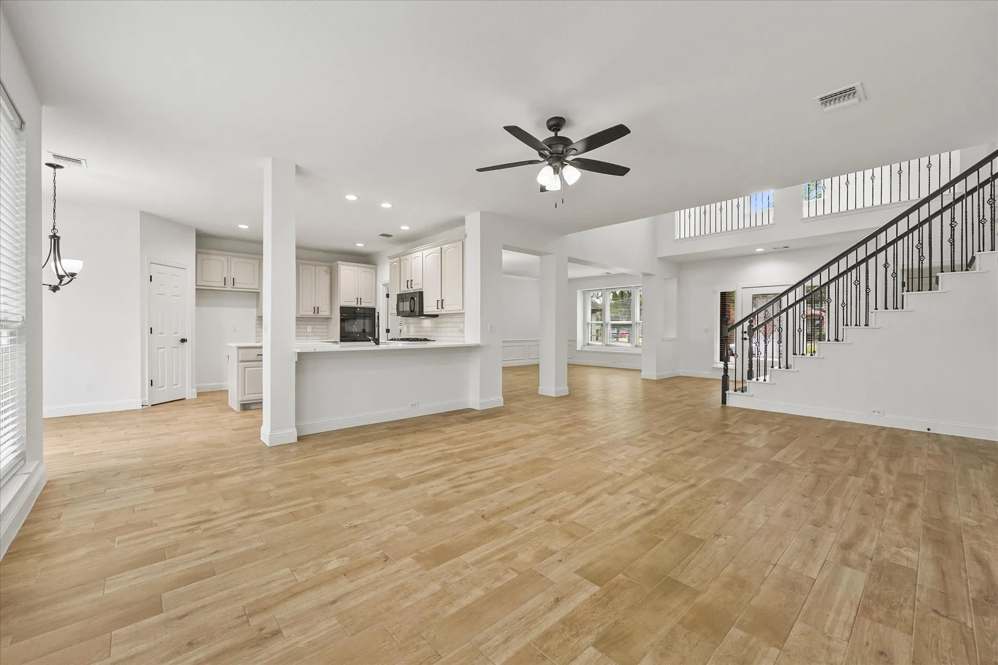 Single Family Residence For Sale in Dallas County , 1902 Benedict Court, Rowlett, Texas 75088, 4 Bedroom, 3 Bathroom, 3 Garage spaces, 3,144 Sqft, built in 2002, mls#21390524, Real Estate Agent in Rowlett, Homes For Sale in Dallas county, Homes For Sale in Rowlett, Realtor in Rowlett Texas, Real Estate Brokerage Independent Realty Texas, Luminita Cordes Realtor