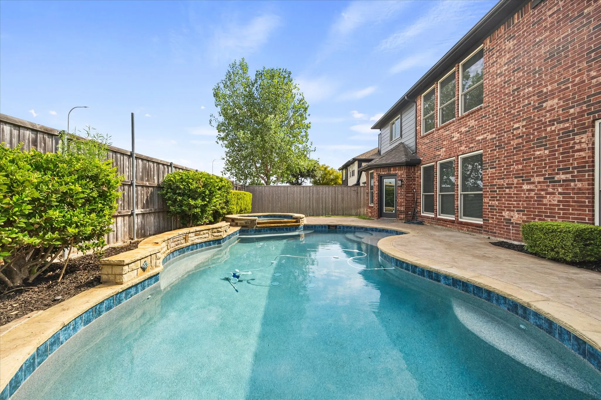 Single Family Residence For Sale in Dallas County , 1902 Benedict Court, Rowlett, Texas 75088, 4 Bedroom, 3 Bathroom, 3 Garage spaces, 3,144 Sqft, built in 2002, mls#21390524, Real Estate Agent in Rowlett, Homes For Sale in Dallas county, Homes For Sale in Rowlett, Realtor in Rowlett Texas, Real Estate Brokerage Independent Realty Texas, Luminita Cordes Realtor
