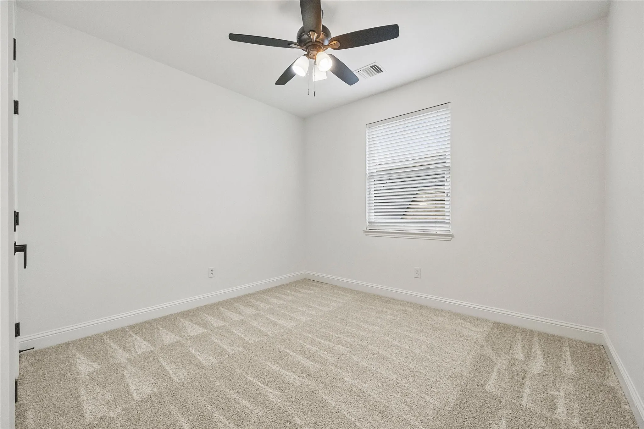 Single Family Residence For Sale in Dallas County , 1902 Benedict Court, Rowlett, Texas 75088, 4 Bedroom, 3 Bathroom, 3 Garage spaces, 3,144 Sqft, built in 2002, mls#21390524, Real Estate Agent in Rowlett, Homes For Sale in Dallas county, Homes For Sale in Rowlett, Realtor in Rowlett Texas, Real Estate Brokerage Independent Realty Texas, Luminita Cordes Realtor