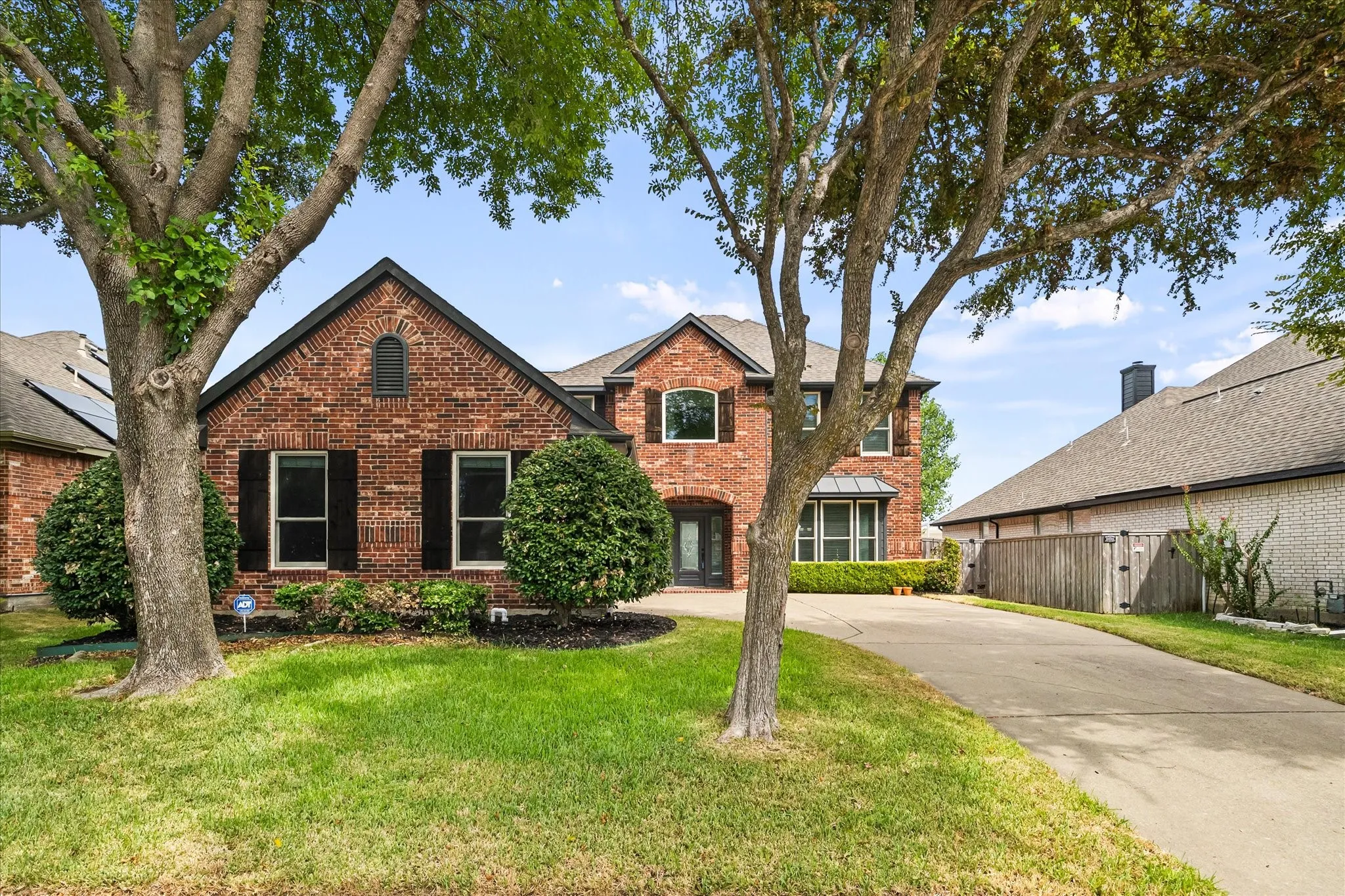 Single Family Residence For Sale in Dallas County , 1902 Benedict Court, Rowlett, Texas 75088, 4 Bedroom, 3 Bathroom, 3 Garage spaces, 3,144 Sqft, built in 2002, mls#21390524, Real Estate Agent in Rowlett, Homes For Sale in Dallas county, Homes For Sale in Rowlett, Realtor in Rowlett Texas, Real Estate Brokerage Independent Realty Texas, Luminita Cordes Realtor