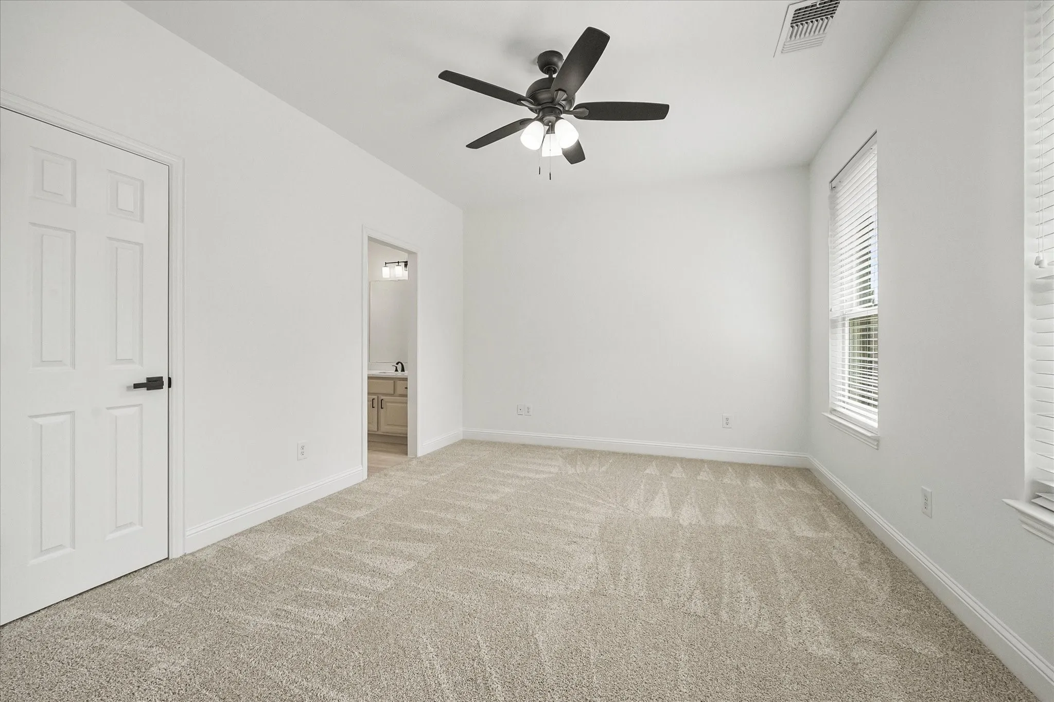 Single Family Residence For Sale in Dallas County , 1902 Benedict Court, Rowlett, Texas 75088, 4 Bedroom, 3 Bathroom, 3 Garage spaces, 3,144 Sqft, built in 2002, mls#21390524, Real Estate Agent in Rowlett, Homes For Sale in Dallas county, Homes For Sale in Rowlett, Realtor in Rowlett Texas, Real Estate Brokerage Independent Realty Texas, Luminita Cordes Realtor