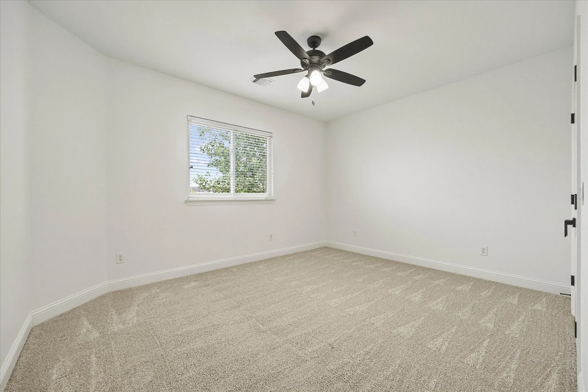 Single Family Residence For Sale in Dallas County , 1902 Benedict Court, Rowlett, Texas 75088, 4 Bedroom, 3 Bathroom, 3 Garage spaces, 3,144 Sqft, built in 2002, mls#21390524, Real Estate Agent in Rowlett, Homes For Sale in Dallas county, Homes For Sale in Rowlett, Realtor in Rowlett Texas, Real Estate Brokerage Independent Realty Texas, Luminita Cordes Realtor