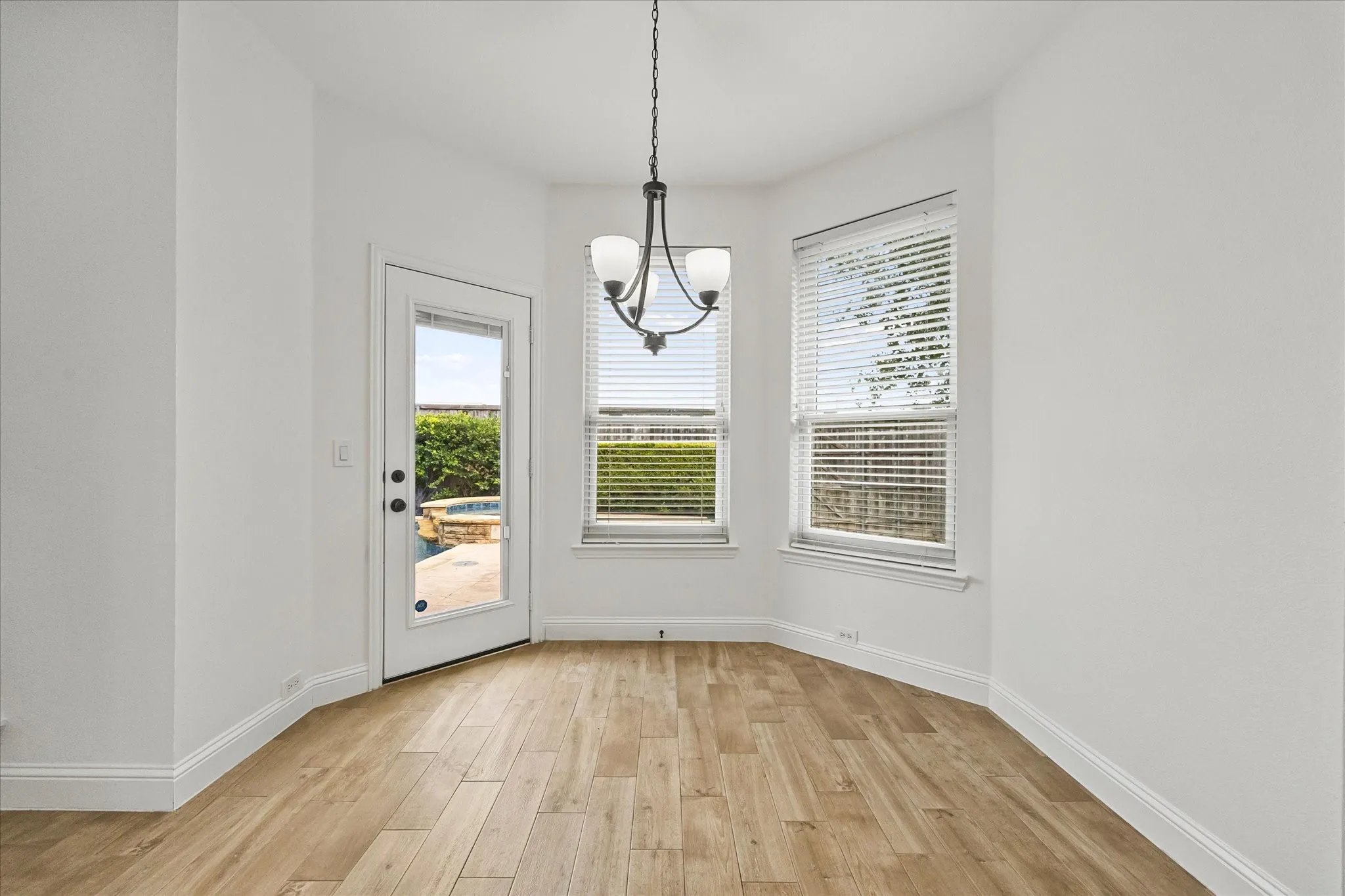 Single Family Residence For Sale in Dallas County , 1902 Benedict Court, Rowlett, Texas 75088, 4 Bedroom, 3 Bathroom, 3 Garage spaces, 3,144 Sqft, built in 2002, mls#21390524, Real Estate Agent in Rowlett, Homes For Sale in Dallas county, Homes For Sale in Rowlett, Realtor in Rowlett Texas, Real Estate Brokerage Independent Realty Texas, Luminita Cordes Realtor
