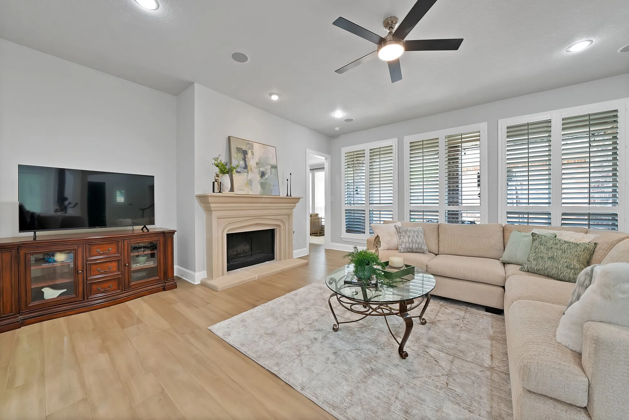 Single Family Residence For Sale in Denton County , 4032 Navarro Way, Frisco, Texas 75034, 4 Bedroom, 4 Bathroom, 2 Garage spaces, 3,234 Sqft, built in 2002, mls#21387704, Real Estate Agent in Frisco, Homes For Sale in Denton county, Homes For Sale in Frisco, Realtor in Frisco Texas, Real Estate Brokerage Independent Realty Texas, Luminita Cordes Realtor
