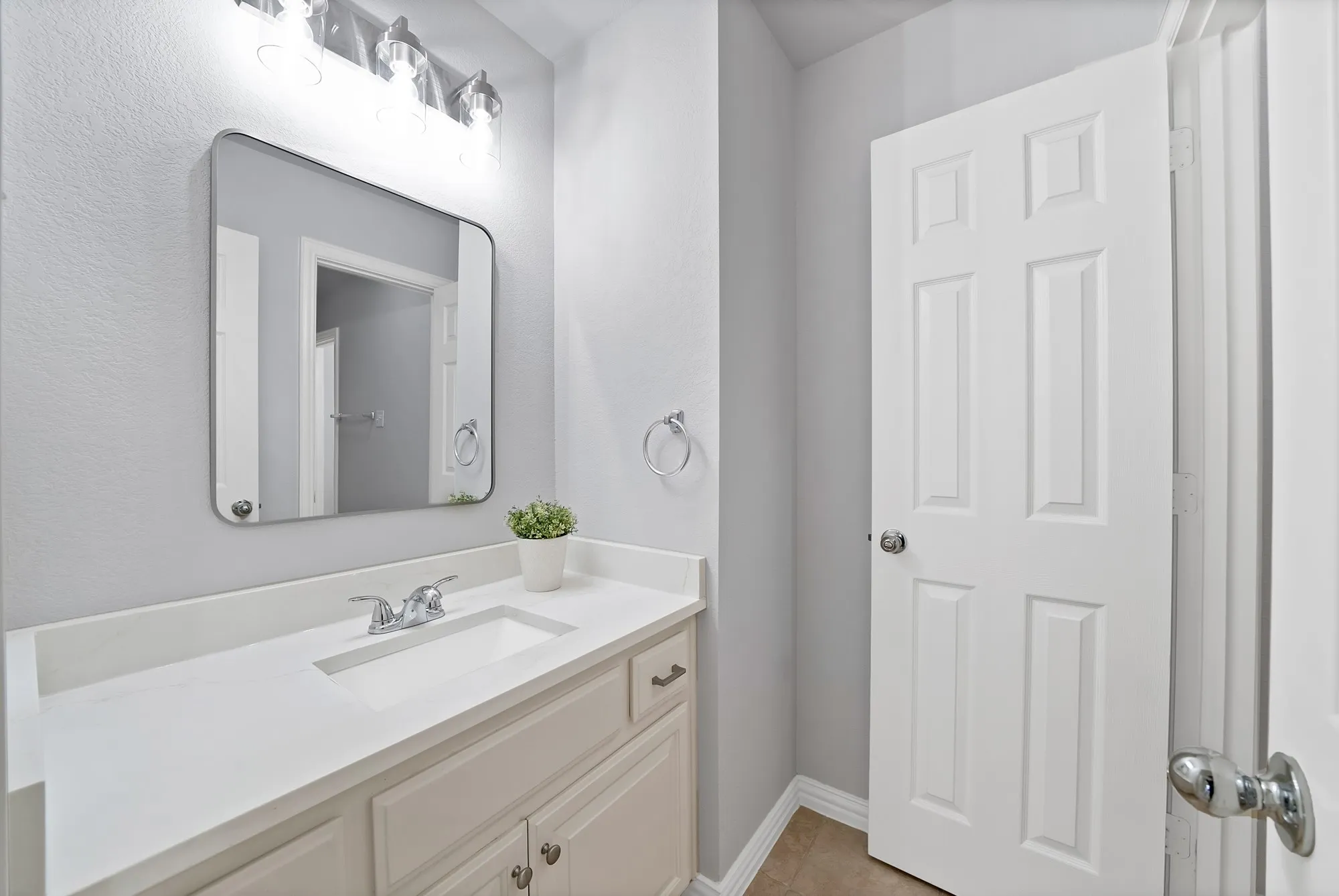 Single Family Residence For Sale in Denton County , 4032 Navarro Way, Frisco, Texas 75034, 4 Bedroom, 4 Bathroom, 2 Garage spaces, 3,234 Sqft, built in 2002, mls#21387704, Real Estate Agent in Frisco, Homes For Sale in Denton county, Homes For Sale in Frisco, Realtor in Frisco Texas, Real Estate Brokerage Independent Realty Texas, Luminita Cordes Realtor