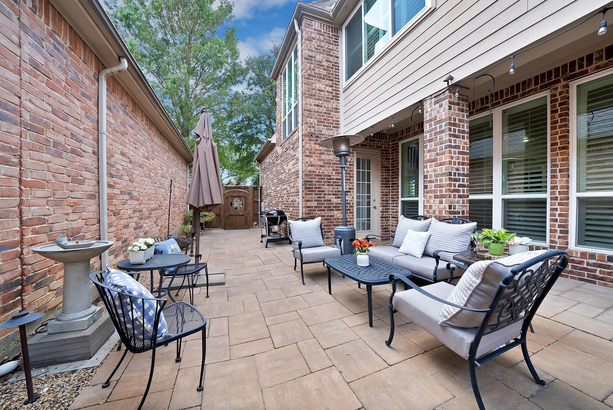 Single Family Residence For Sale in Denton County , 4032 Navarro Way, Frisco, Texas 75034, 4 Bedroom, 4 Bathroom, 2 Garage spaces, 3,234 Sqft, built in 2002, mls#21387704, Real Estate Agent in Frisco, Homes For Sale in Denton county, Homes For Sale in Frisco, Realtor in Frisco Texas, Real Estate Brokerage Independent Realty Texas, Luminita Cordes Realtor