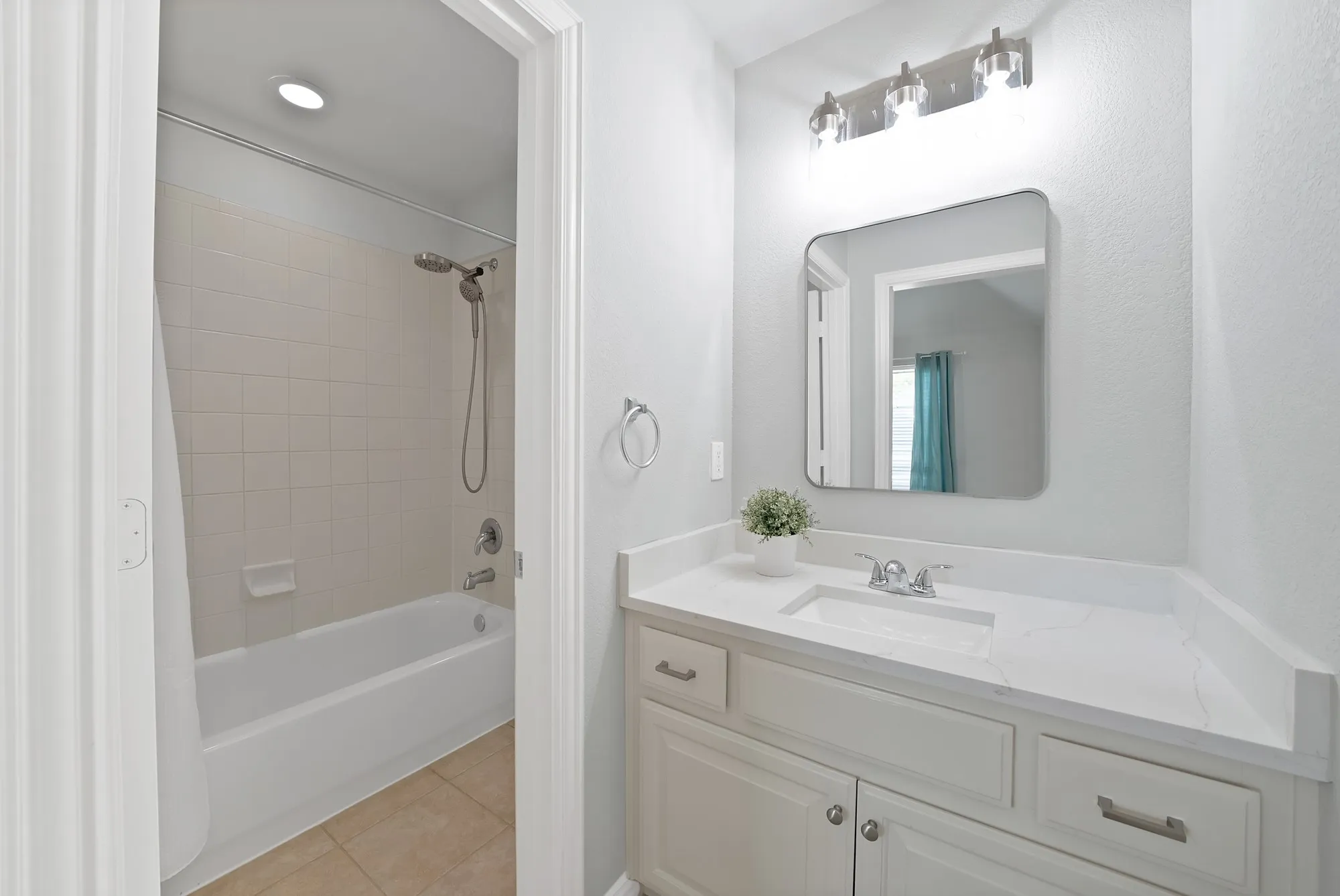 Single Family Residence For Sale in Denton County , 4032 Navarro Way, Frisco, Texas 75034, 4 Bedroom, 4 Bathroom, 2 Garage spaces, 3,234 Sqft, built in 2002, mls#21387704, Real Estate Agent in Frisco, Homes For Sale in Denton county, Homes For Sale in Frisco, Realtor in Frisco Texas, Real Estate Brokerage Independent Realty Texas, Luminita Cordes Realtor
