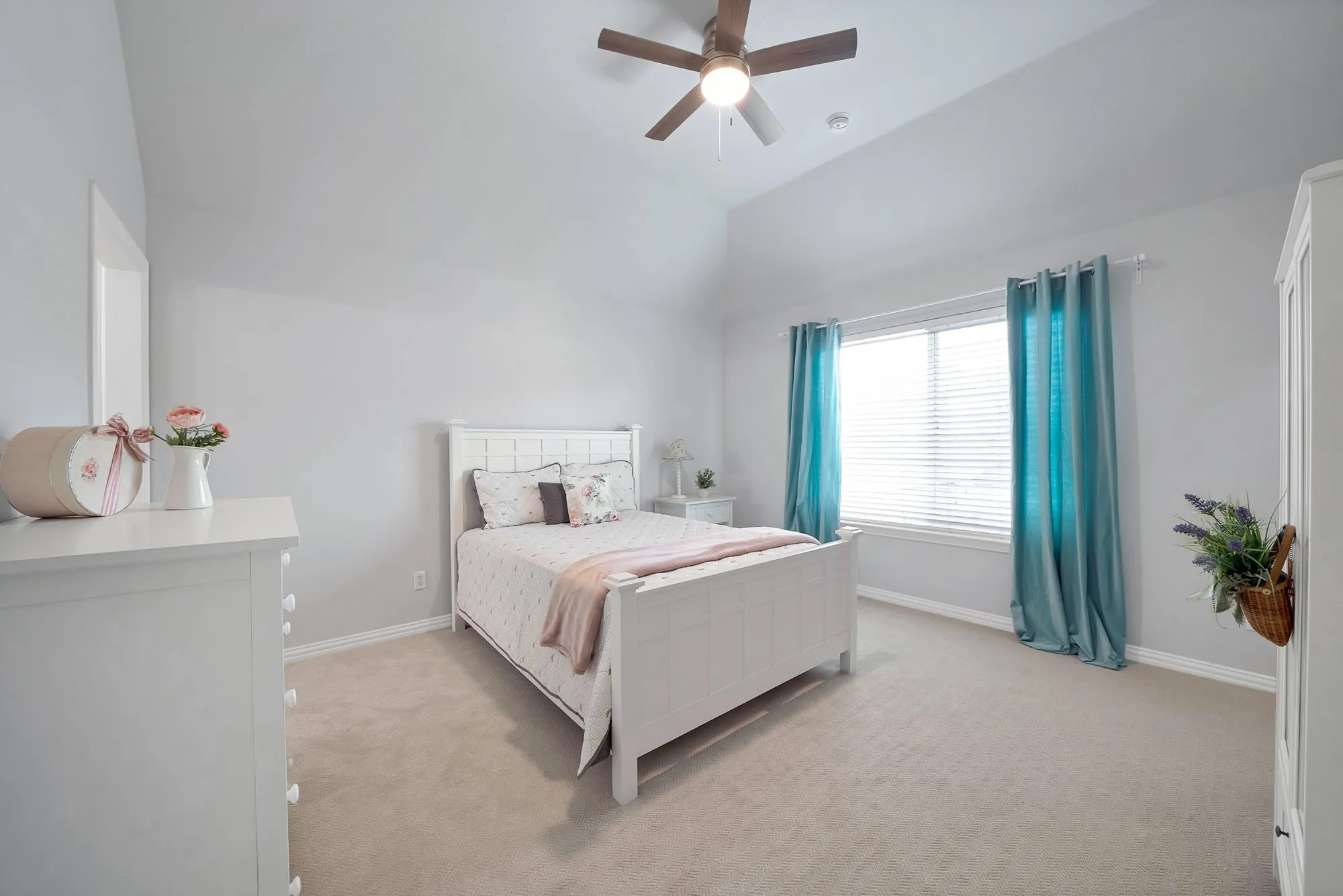 Single Family Residence For Sale in Denton County , 4032 Navarro Way, Frisco, Texas 75034, 4 Bedroom, 4 Bathroom, 2 Garage spaces, 3,234 Sqft, built in 2002, mls#21387704, Real Estate Agent in Frisco, Homes For Sale in Denton county, Homes For Sale in Frisco, Realtor in Frisco Texas, Real Estate Brokerage Independent Realty Texas, Luminita Cordes Realtor