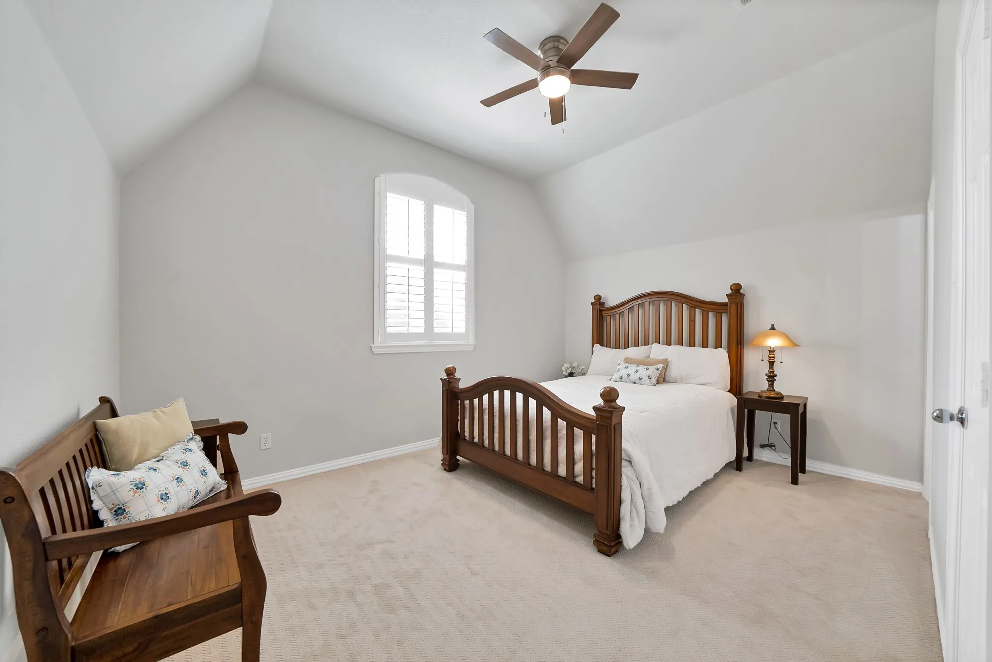Single Family Residence For Sale in Denton County , 4032 Navarro Way, Frisco, Texas 75034, 4 Bedroom, 4 Bathroom, 2 Garage spaces, 3,234 Sqft, built in 2002, mls#21387704, Real Estate Agent in Frisco, Homes For Sale in Denton county, Homes For Sale in Frisco, Realtor in Frisco Texas, Real Estate Brokerage Independent Realty Texas, Luminita Cordes Realtor