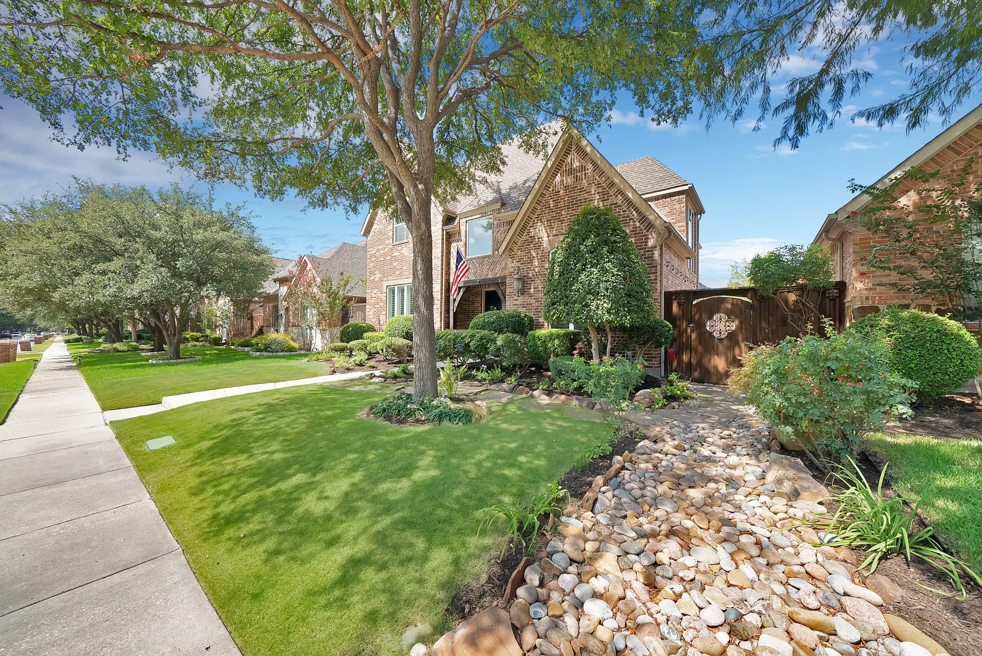 Single Family Residence For Sale in Denton County , 4032 Navarro Way, Frisco, Texas 75034, 4 Bedroom, 4 Bathroom, 2 Garage spaces, 3,234 Sqft, built in 2002, mls#21387704, Real Estate Agent in Frisco, Homes For Sale in Denton county, Homes For Sale in Frisco, Realtor in Frisco Texas, Real Estate Brokerage Independent Realty Texas, Luminita Cordes Realtor