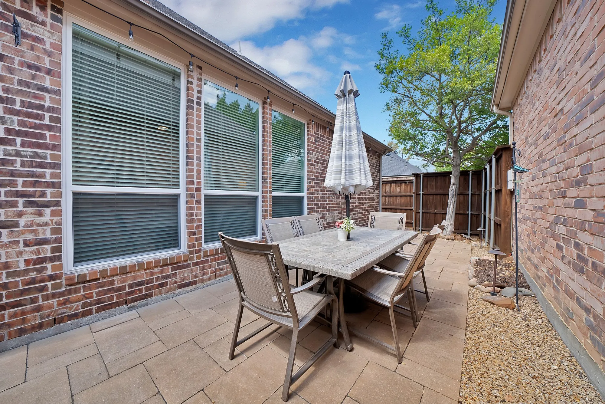 Single Family Residence For Sale in Denton County , 4032 Navarro Way, Frisco, Texas 75034, 4 Bedroom, 4 Bathroom, 2 Garage spaces, 3,234 Sqft, built in 2002, mls#21387704, Real Estate Agent in Frisco, Homes For Sale in Denton county, Homes For Sale in Frisco, Realtor in Frisco Texas, Real Estate Brokerage Independent Realty Texas, Luminita Cordes Realtor