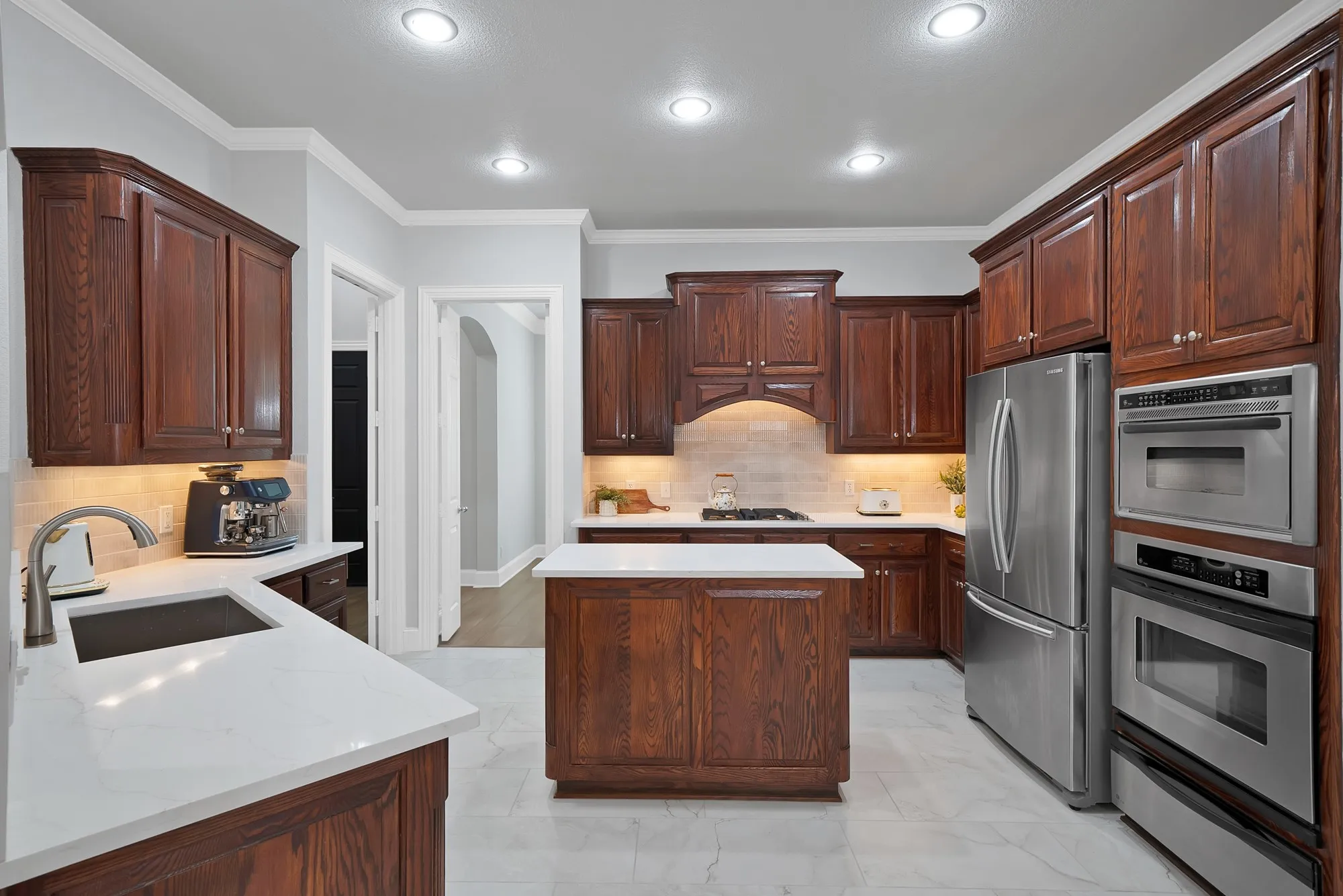 Single Family Residence For Sale in Denton County , 4032 Navarro Way, Frisco, Texas 75034, 4 Bedroom, 4 Bathroom, 2 Garage spaces, 3,234 Sqft, built in 2002, mls#21387704, Real Estate Agent in Frisco, Homes For Sale in Denton county, Homes For Sale in Frisco, Realtor in Frisco Texas, Real Estate Brokerage Independent Realty Texas, Luminita Cordes Realtor