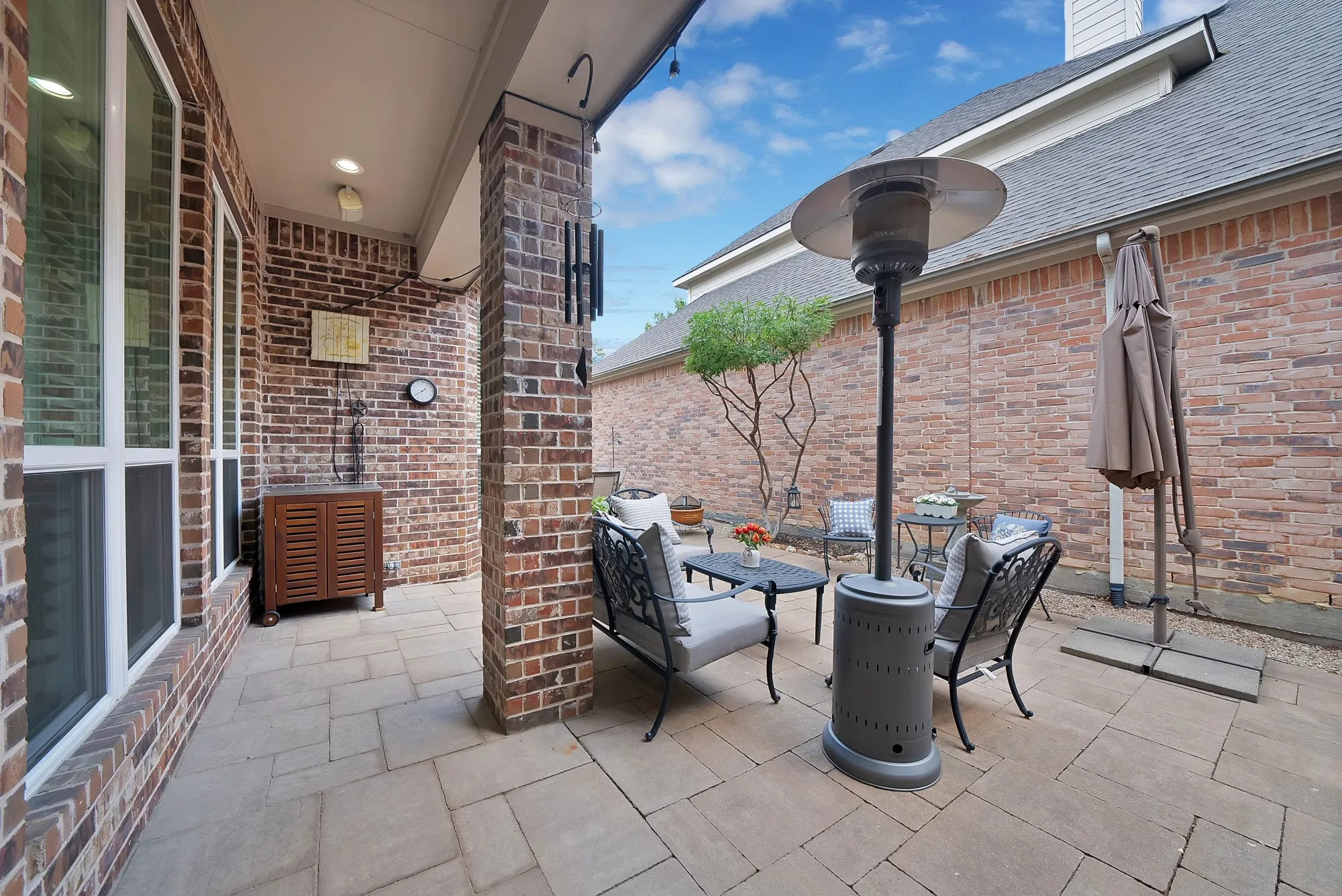 Single Family Residence For Sale in Denton County , 4032 Navarro Way, Frisco, Texas 75034, 4 Bedroom, 4 Bathroom, 2 Garage spaces, 3,234 Sqft, built in 2002, mls#21387704, Real Estate Agent in Frisco, Homes For Sale in Denton county, Homes For Sale in Frisco, Realtor in Frisco Texas, Real Estate Brokerage Independent Realty Texas, Luminita Cordes Realtor