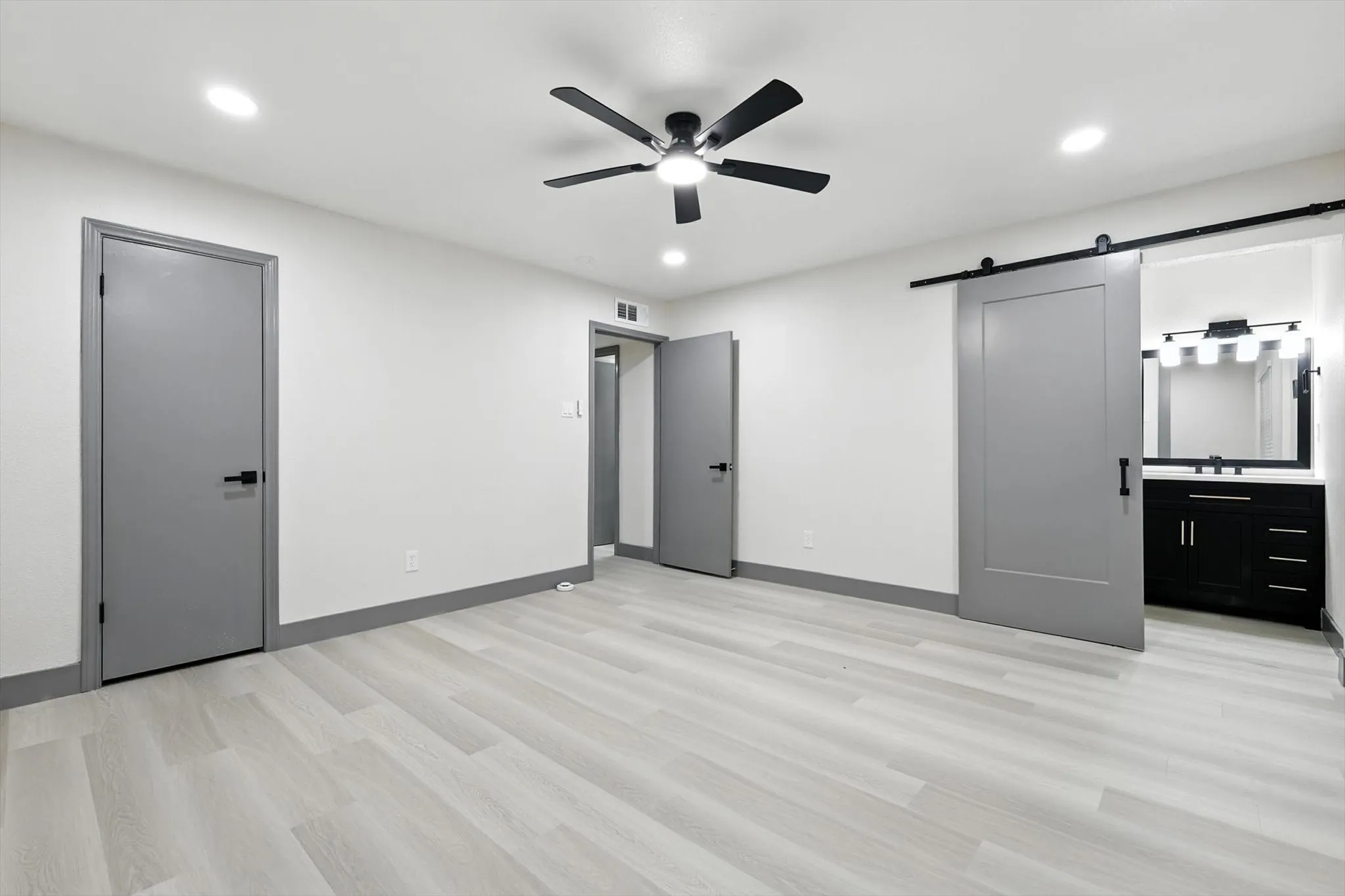 Single Family Residence For Rent in Denton County , 5221 Knox Drive, The Colony, Texas 75056, 3 Bedroom, 2 Bathroom, 2 Garage spaces, 1,379 Sqft, built in 1974, mls#21391291, Real Estate Agent in The Colony, Homes For Rent in Denton county, Homes For Rent in The Colony, Realtor in The Colony Texas, Real Estate Brokerage Independent Realty Texas, Luminita Cordes Realtor