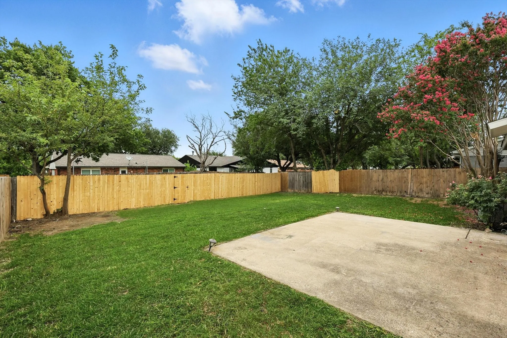 Single Family Residence For Rent in Denton County , 5221 Knox Drive, The Colony, Texas 75056, 3 Bedroom, 2 Bathroom, 2 Garage spaces, 1,379 Sqft, built in 1974, mls#21391291, Real Estate Agent in The Colony, Homes For Rent in Denton county, Homes For Rent in The Colony, Realtor in The Colony Texas, Real Estate Brokerage Independent Realty Texas, Luminita Cordes Realtor