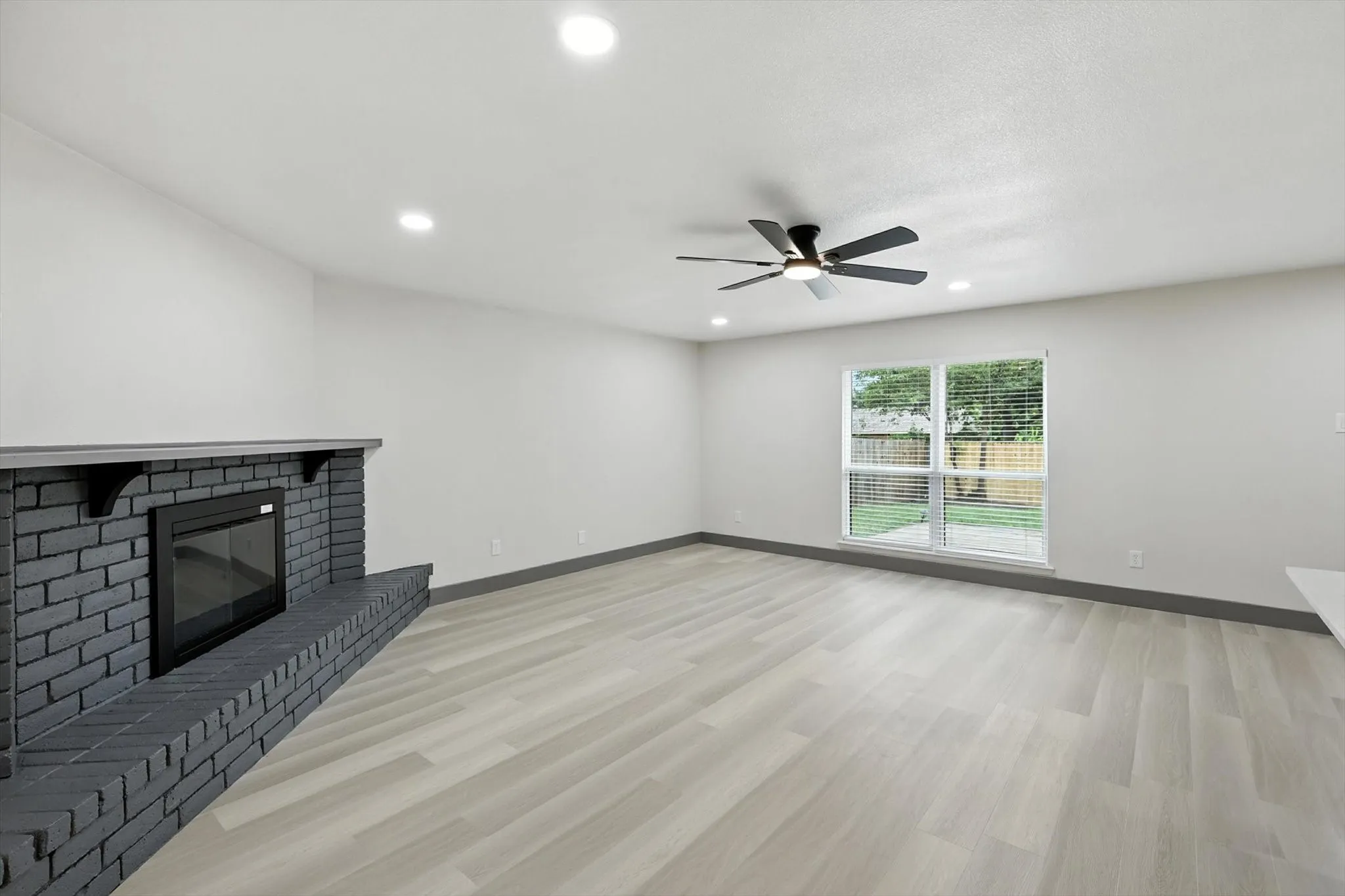 Single Family Residence For Rent in Denton County , 5221 Knox Drive, The Colony, Texas 75056, 3 Bedroom, 2 Bathroom, 2 Garage spaces, 1,379 Sqft, built in 1974, mls#21391291, Real Estate Agent in The Colony, Homes For Rent in Denton county, Homes For Rent in The Colony, Realtor in The Colony Texas, Real Estate Brokerage Independent Realty Texas, Luminita Cordes Realtor